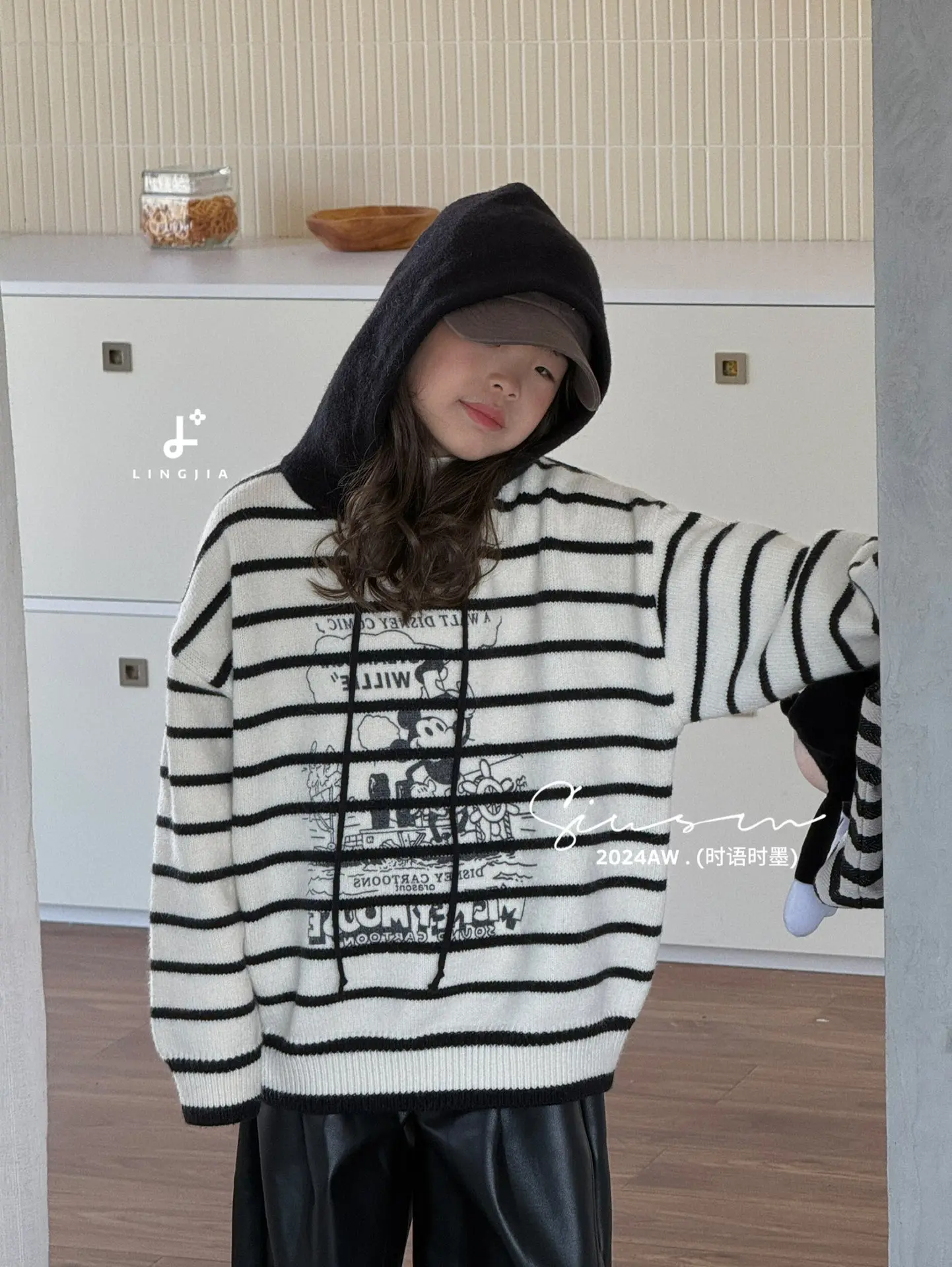 New Arrival Cute Cartoon Mouse Pattern Hooded Knitted Classic Striped Clothing Warm Soft for Boys and Girls in Autumn