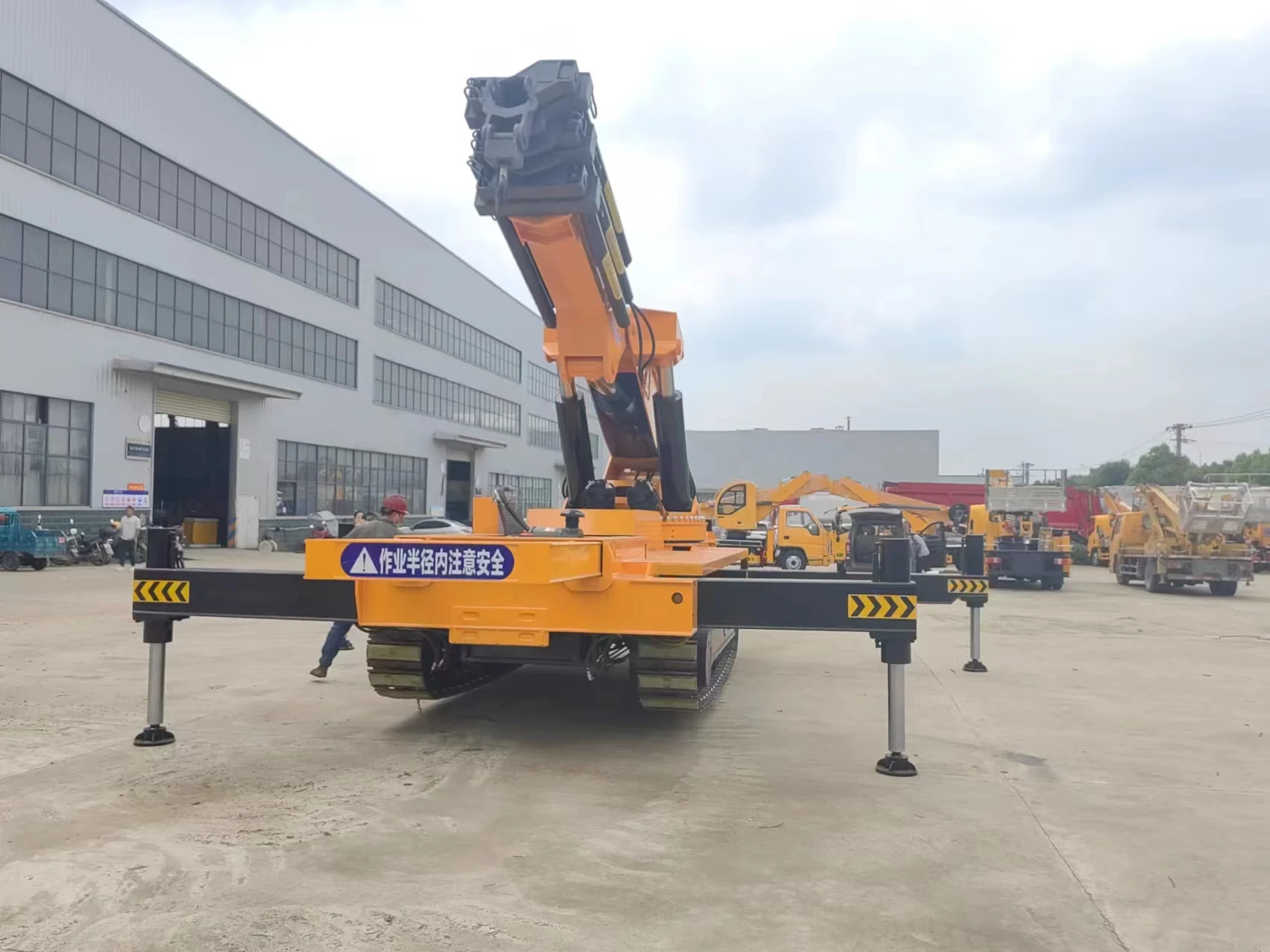 Популярная новейшая версия грузового крана с гарантией качества настраиваемый стандарт для уличного использования произведенный на китайском заводе