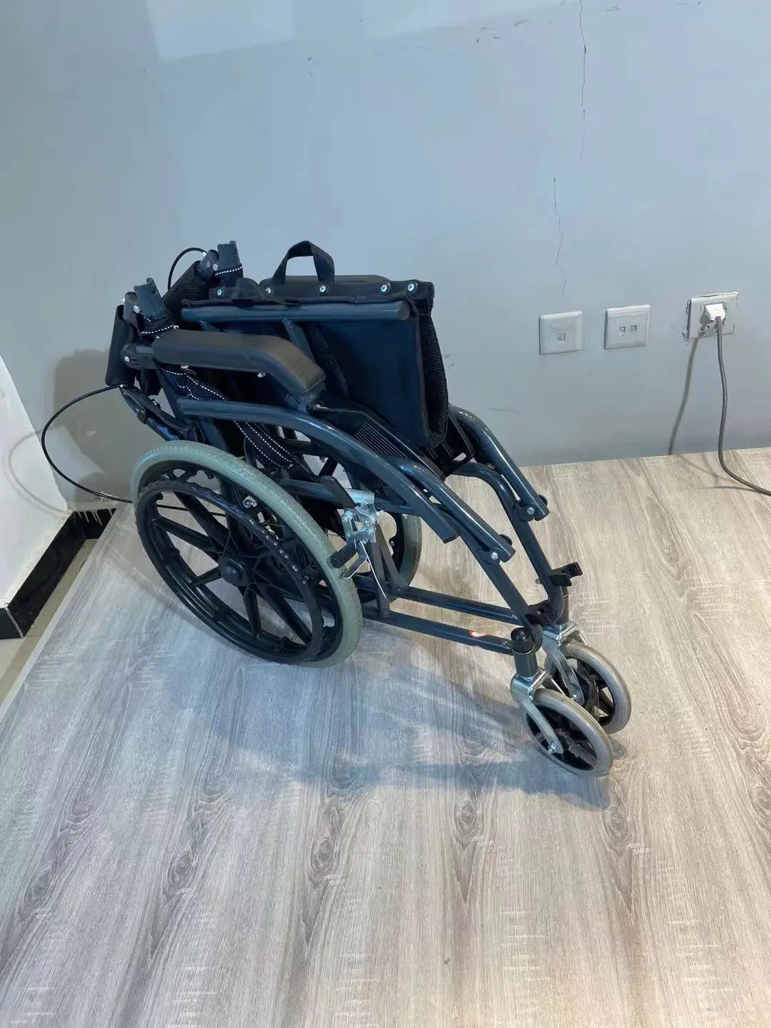 Factory direct 16 inch manual wheelchair