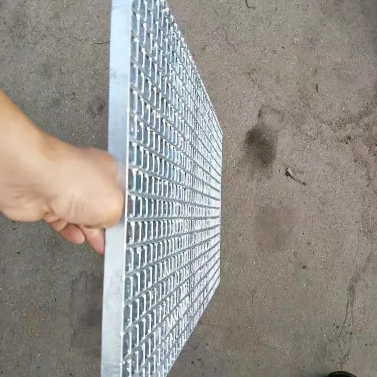 HDG Welded Metal Serrated Industry Platform Walkway Galvanised Steel Grating, Hot DIP Galvanized Floor Steel Grid Grating