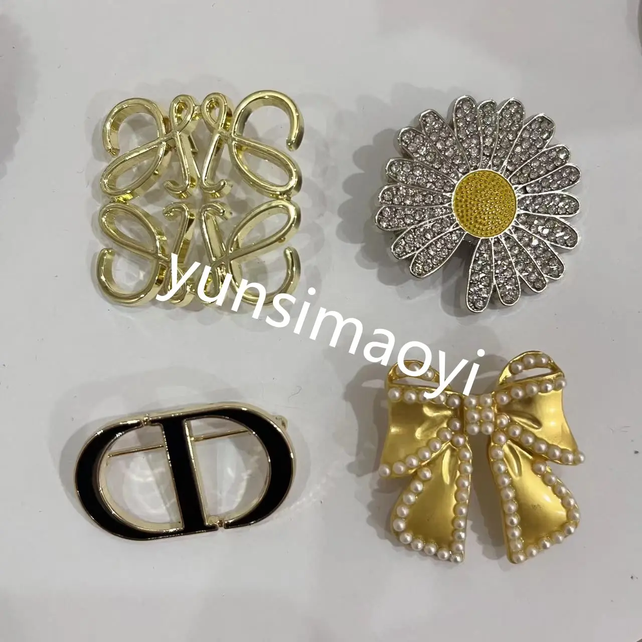 Cute Fruit Apple Watermelon Strawberry Kiwi Fruit Banana Pineapple Orange Enamel Brooch Pin Badge