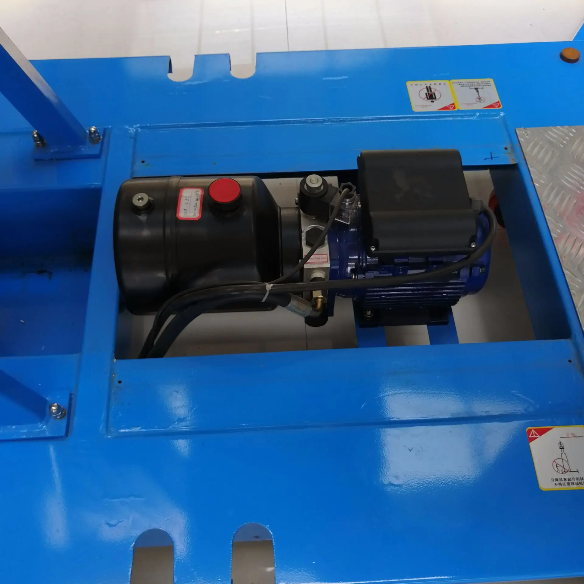 Hot sale & high quality two mast aluminium single  person hydraulic lift vertical man lift for sale