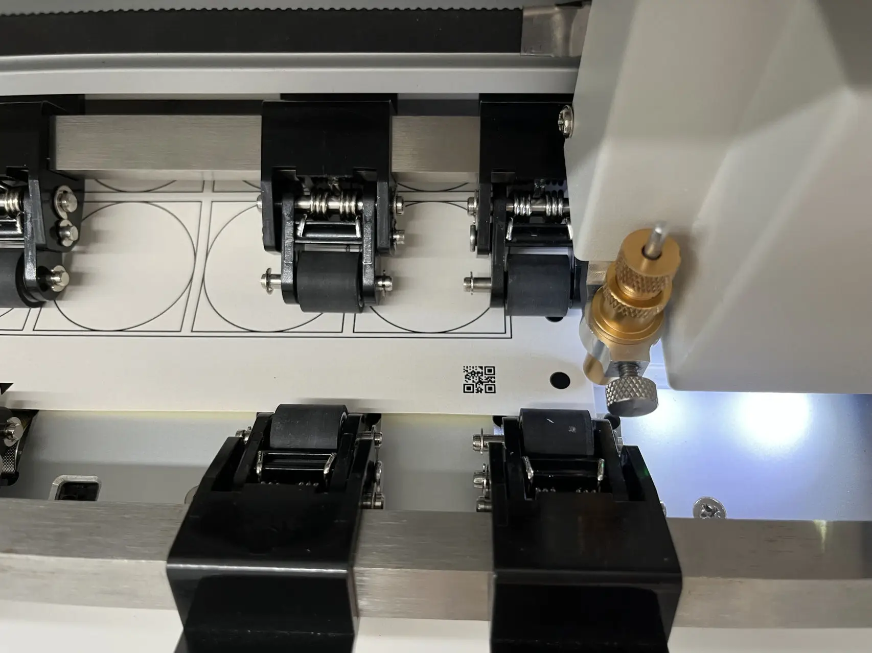 BascocutVery Fast Servo Motor A3+ Multi Sheet Label Cutter Auto Feed Paper Cutter Plotter Two Head Cutting Machine