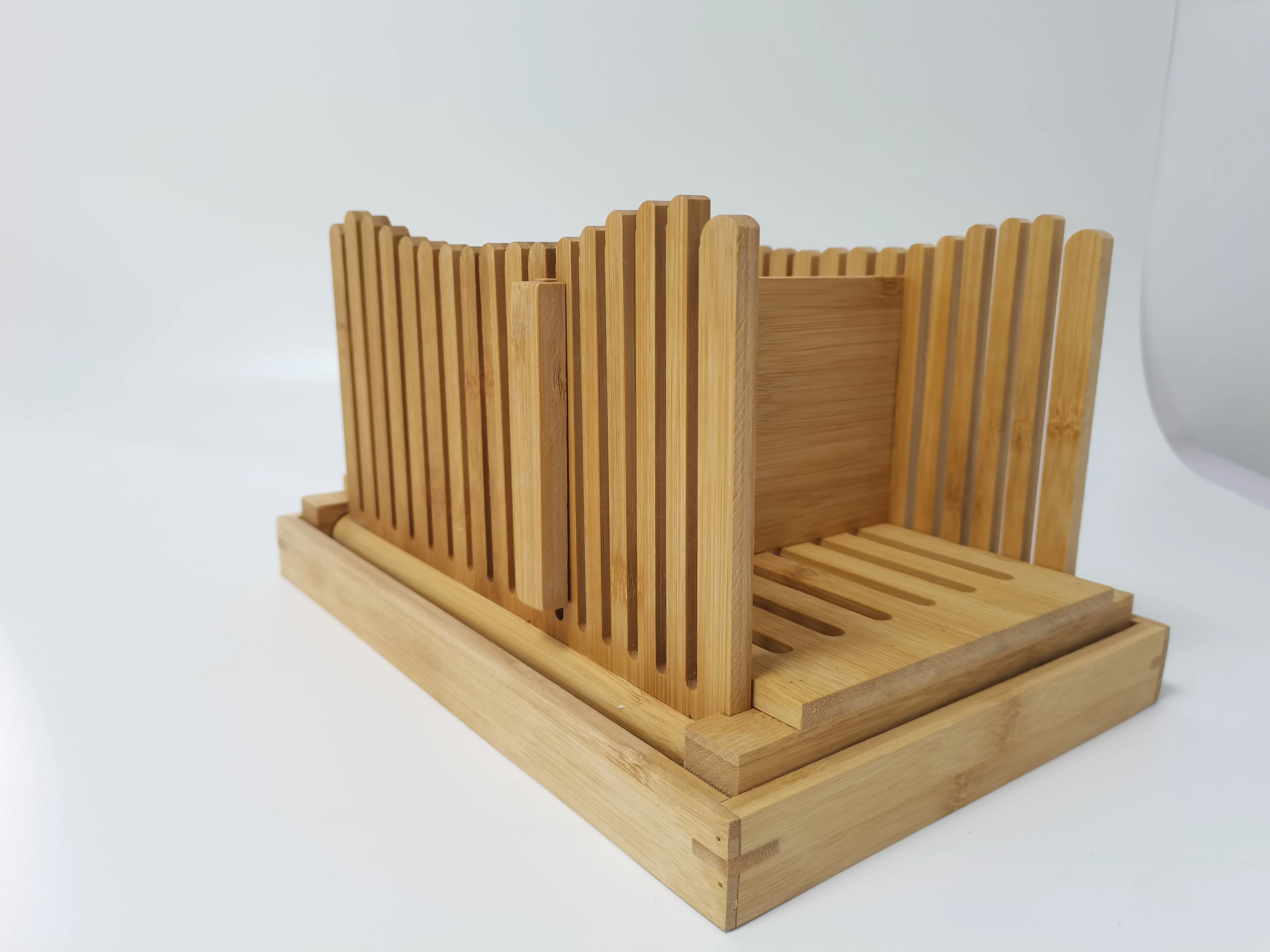 Bread slicing guide Adjustable Foldable Nature Thickness Crumb Catcher Tray Wood Bamboo Bread Slicer with knife