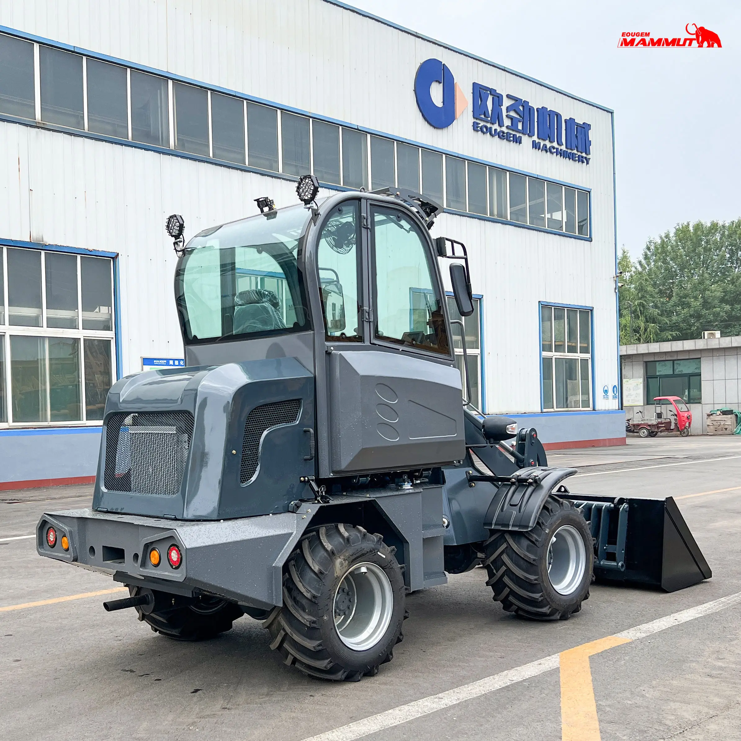 Мини-погрузчик kubota дизельный двигатель Eougem 1 тонный погрузчик на открытом воздухе с использованием фронтального погрузчика для продажи