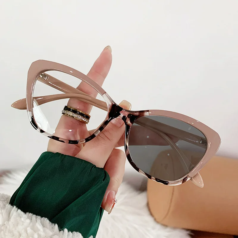 Fashion Cat Eye Photochromic Anti-Blue Light Glasses Simple Personality Can Be Equipped With Myopia Frame