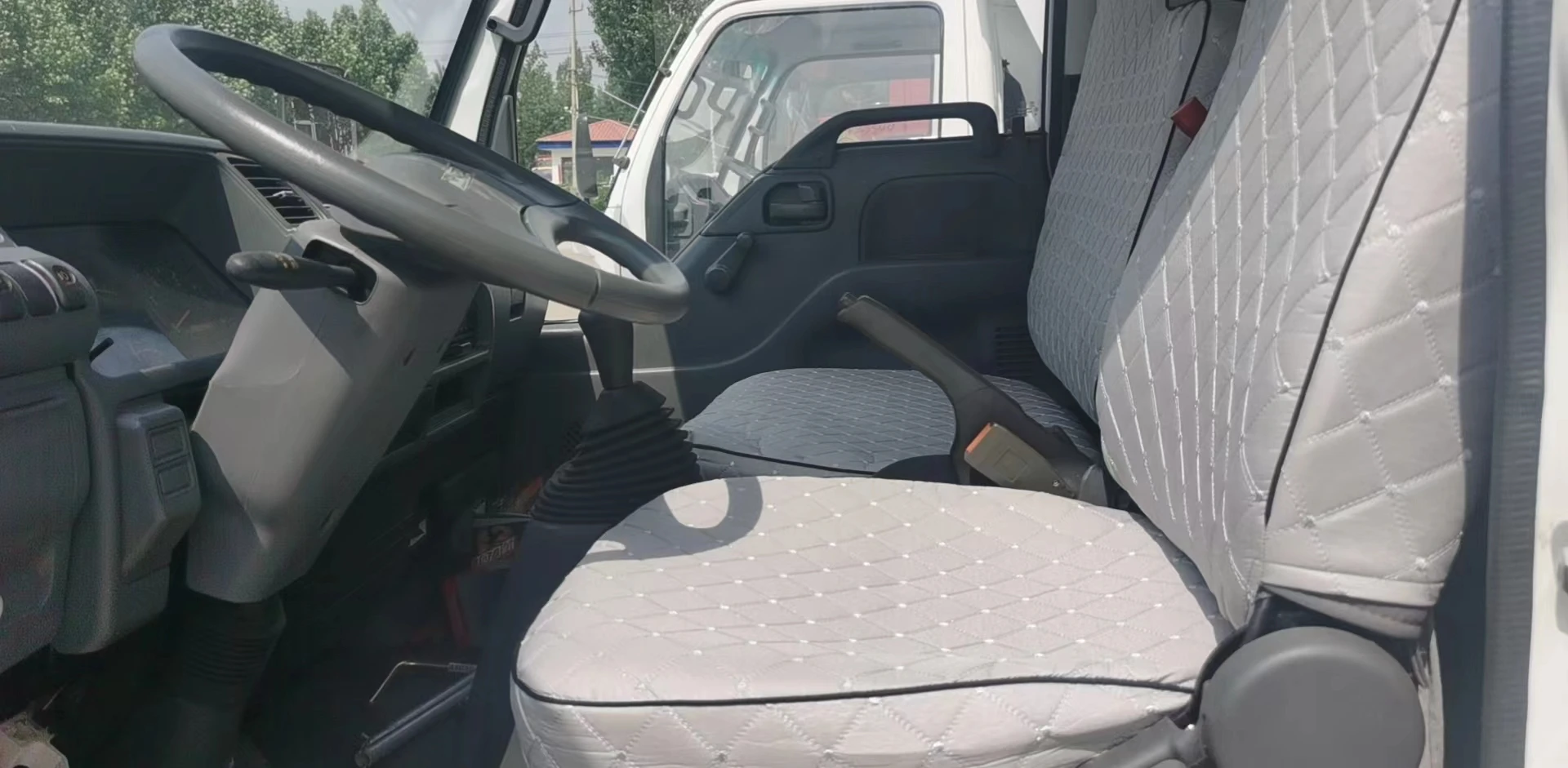 ISUZU 600P 5 тонн Самосвал с левым рулем малогабаритные самосвалы