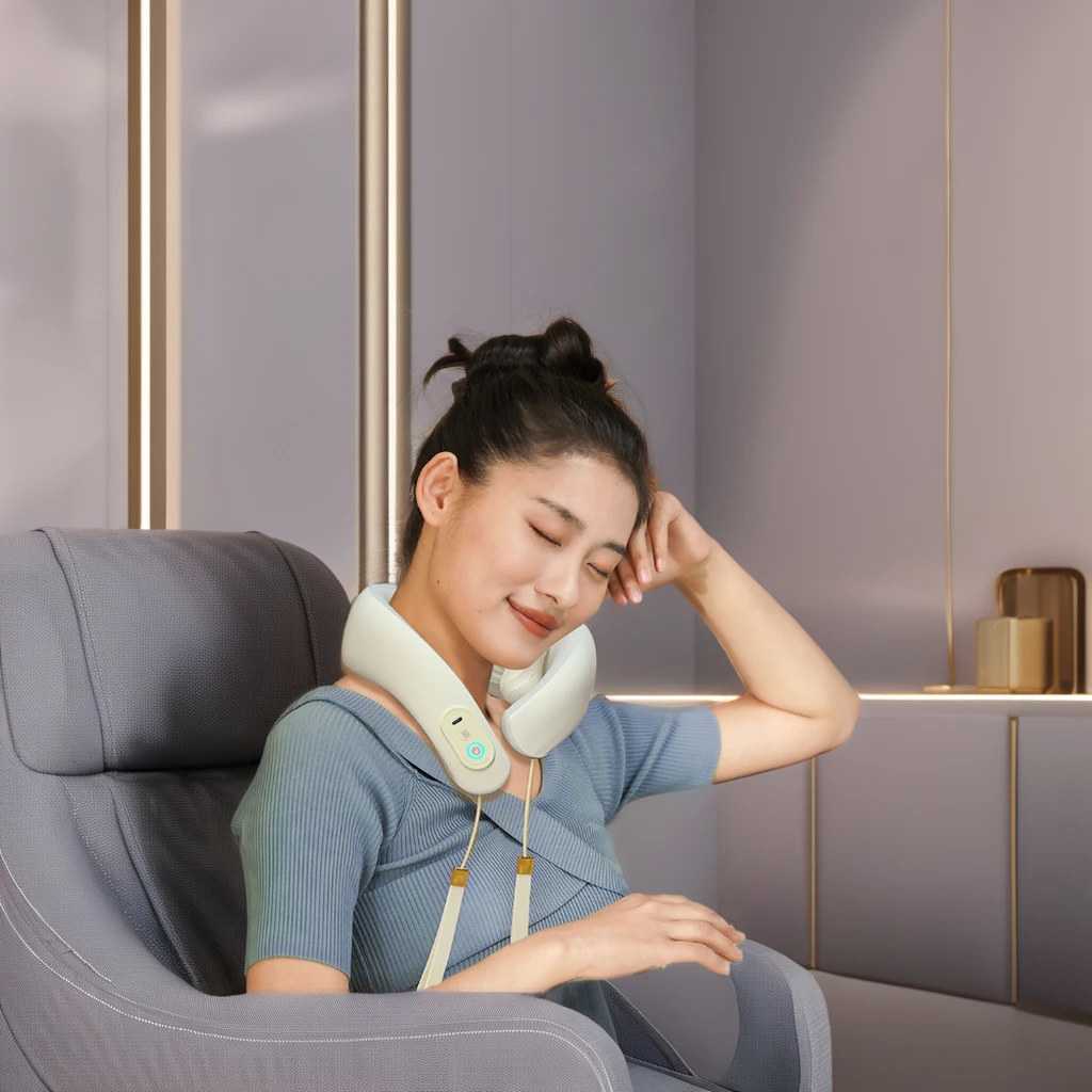 Hot selling products online Skin-friendly material Relieve cervical discomfort Hot compress function Neck massager