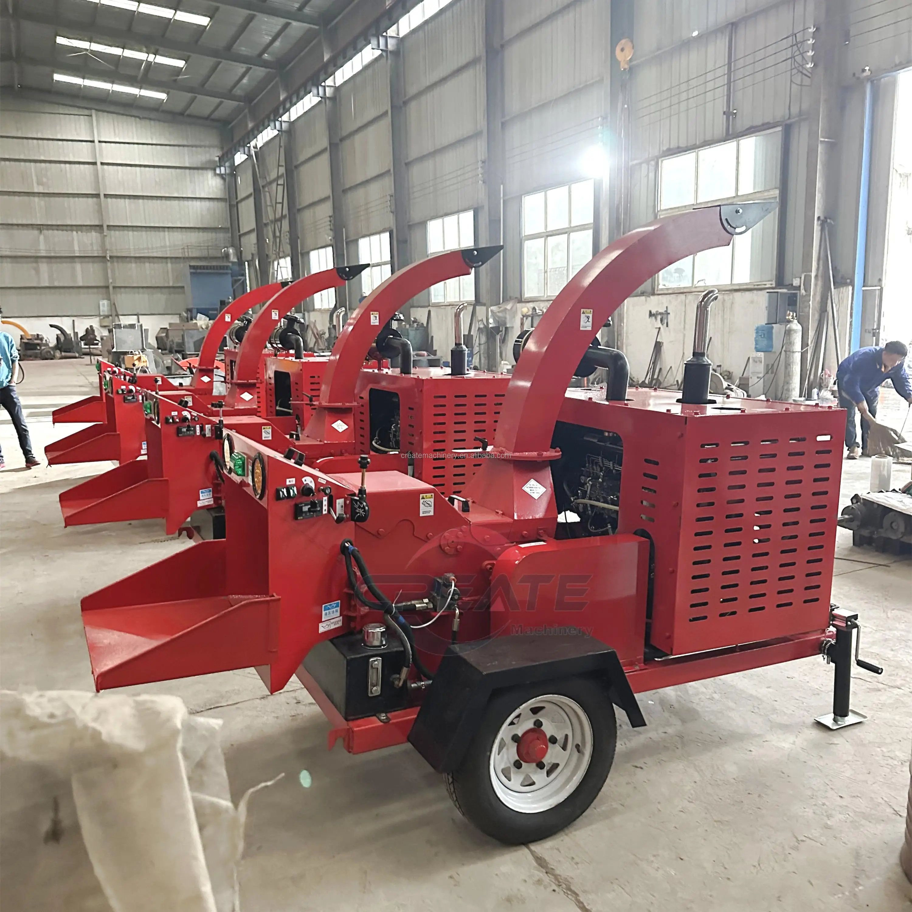 portable diesel engine wood grinder machine high quality 15hp wood chipper shredder