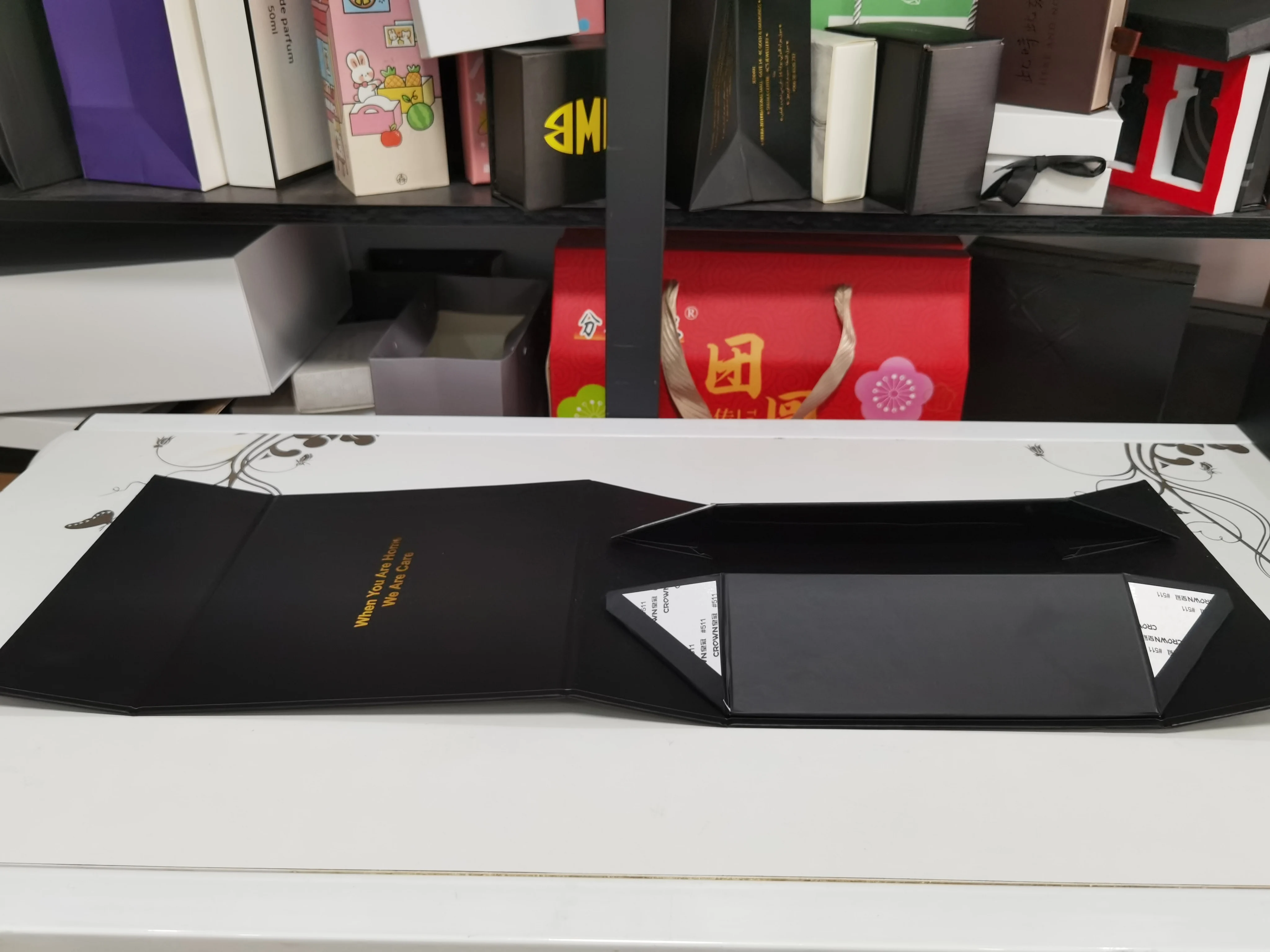 Custom luxury black with foldable magnetic box flip closure rigid gift cardboard shoe packaging box