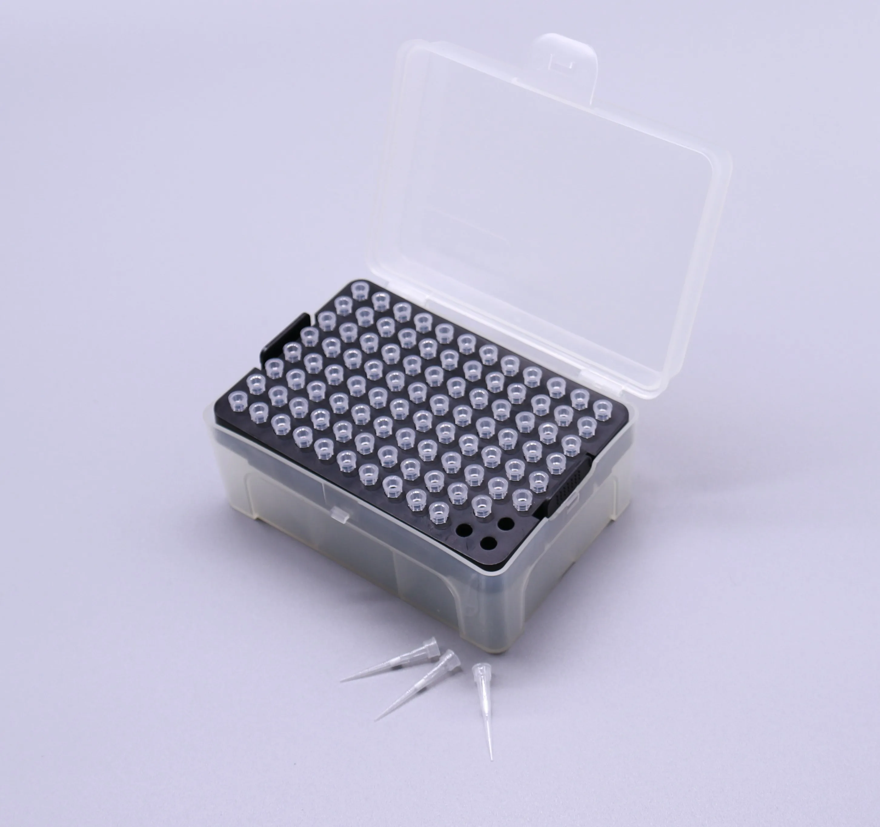 Laboratory plastic universal pipette tips