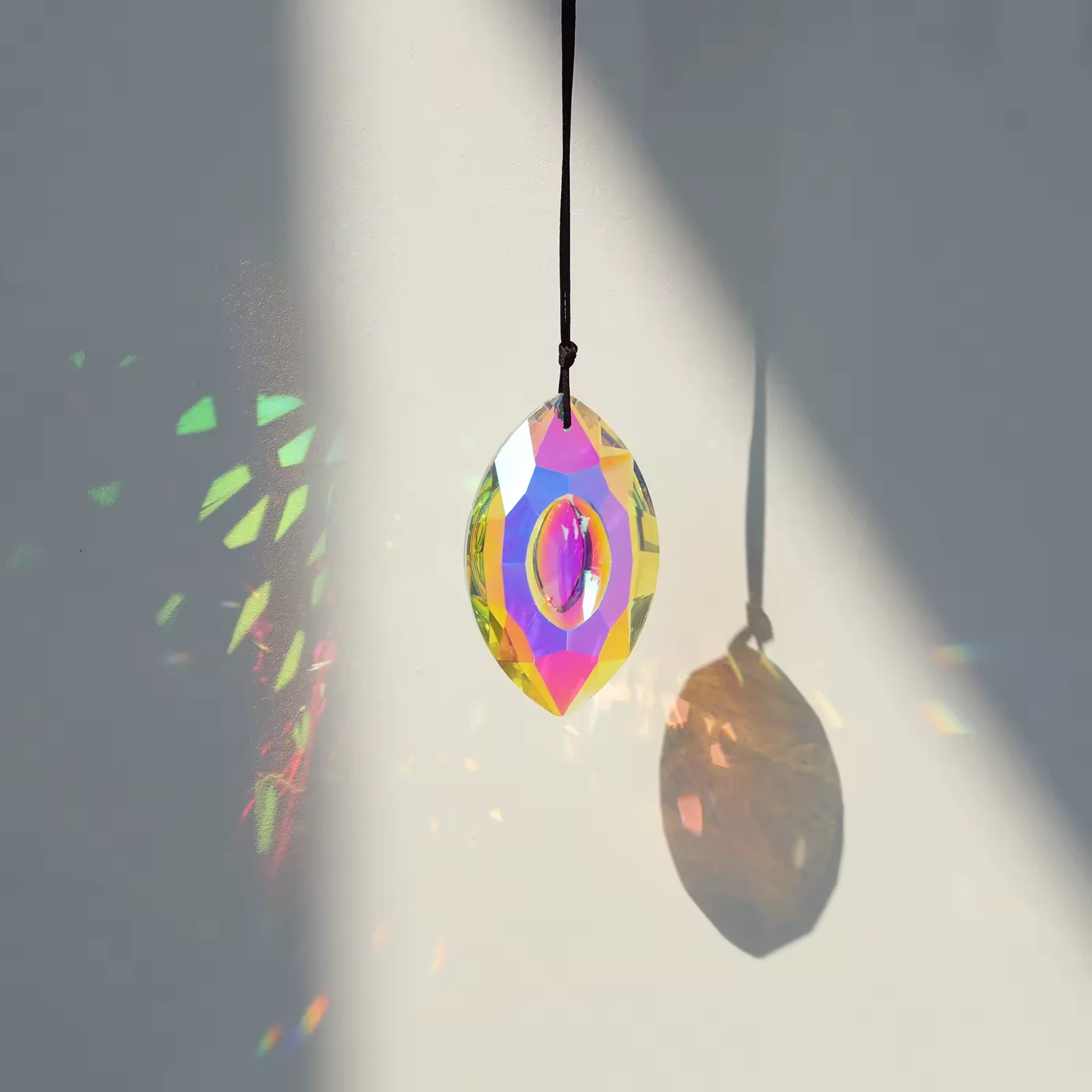 Modern Colorful Crystal Sun Catcher Prism UV Glass Hanging Pendant Ornament Home Garden Christmas Day Party Wedding Decoration