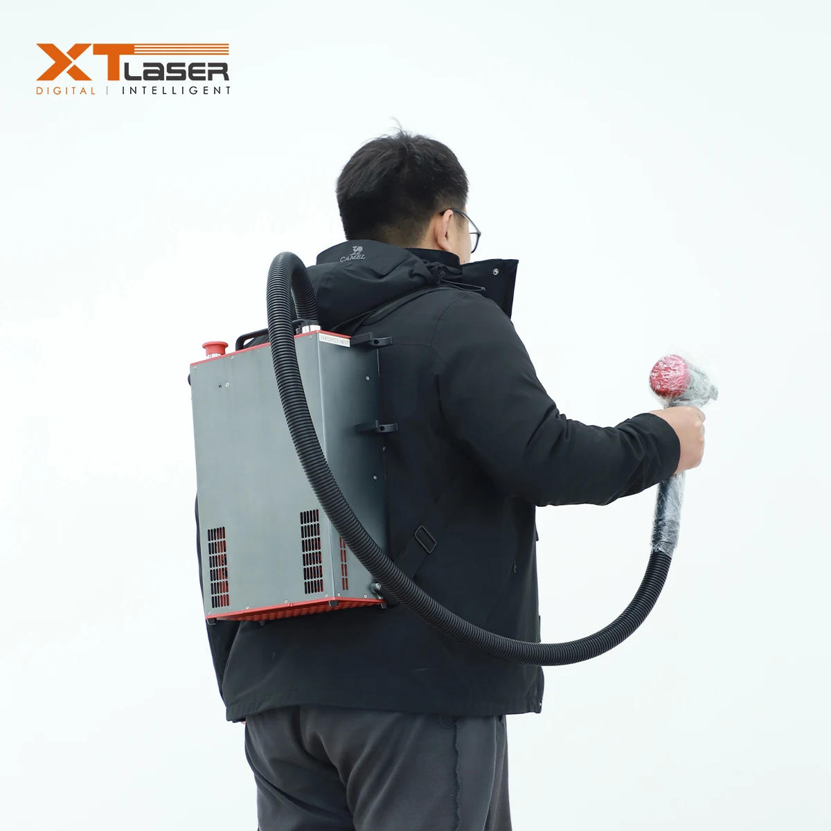 Luggage style and backpack style 100W 200W 300W pulsed laser cleaning machine cheap price laser cleaner remove rust