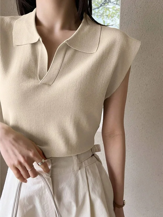 French High-End European American V-Neck Sleeveless Knitted Vest Black Slim Interior with Polo Collar Ice Silk Winter Style