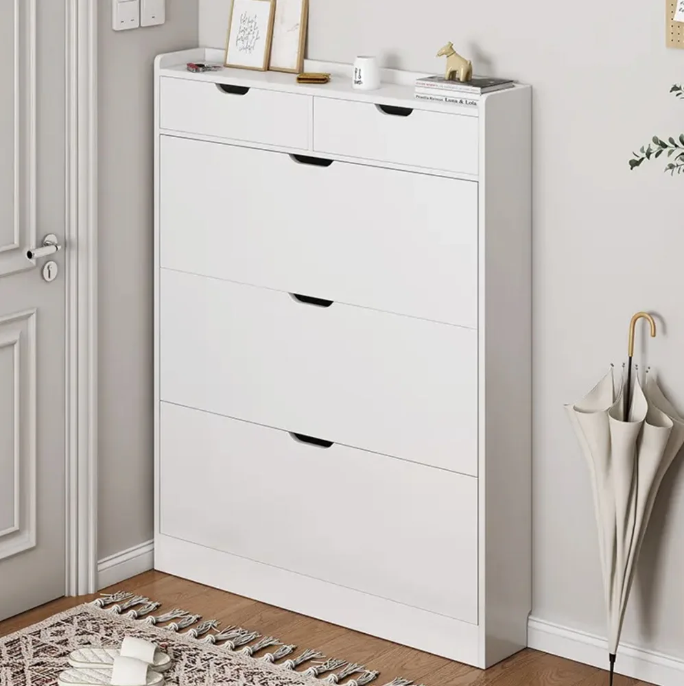 Деревянный шкаф для