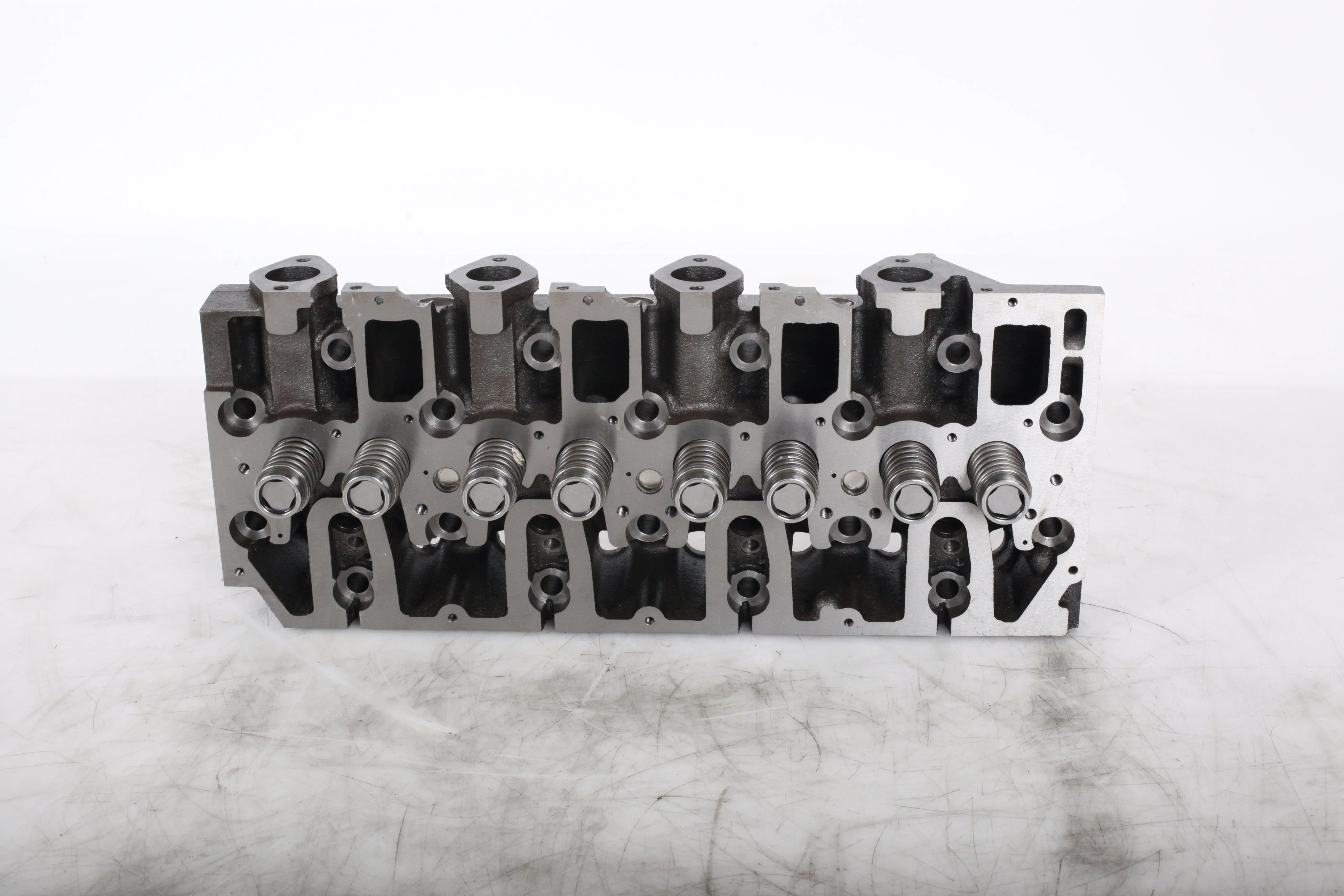 Quality Cylinder Head Assembly 04515613 04293366 VOE20970527 New Condition for DEUTZ D5E Engine Spare parts
