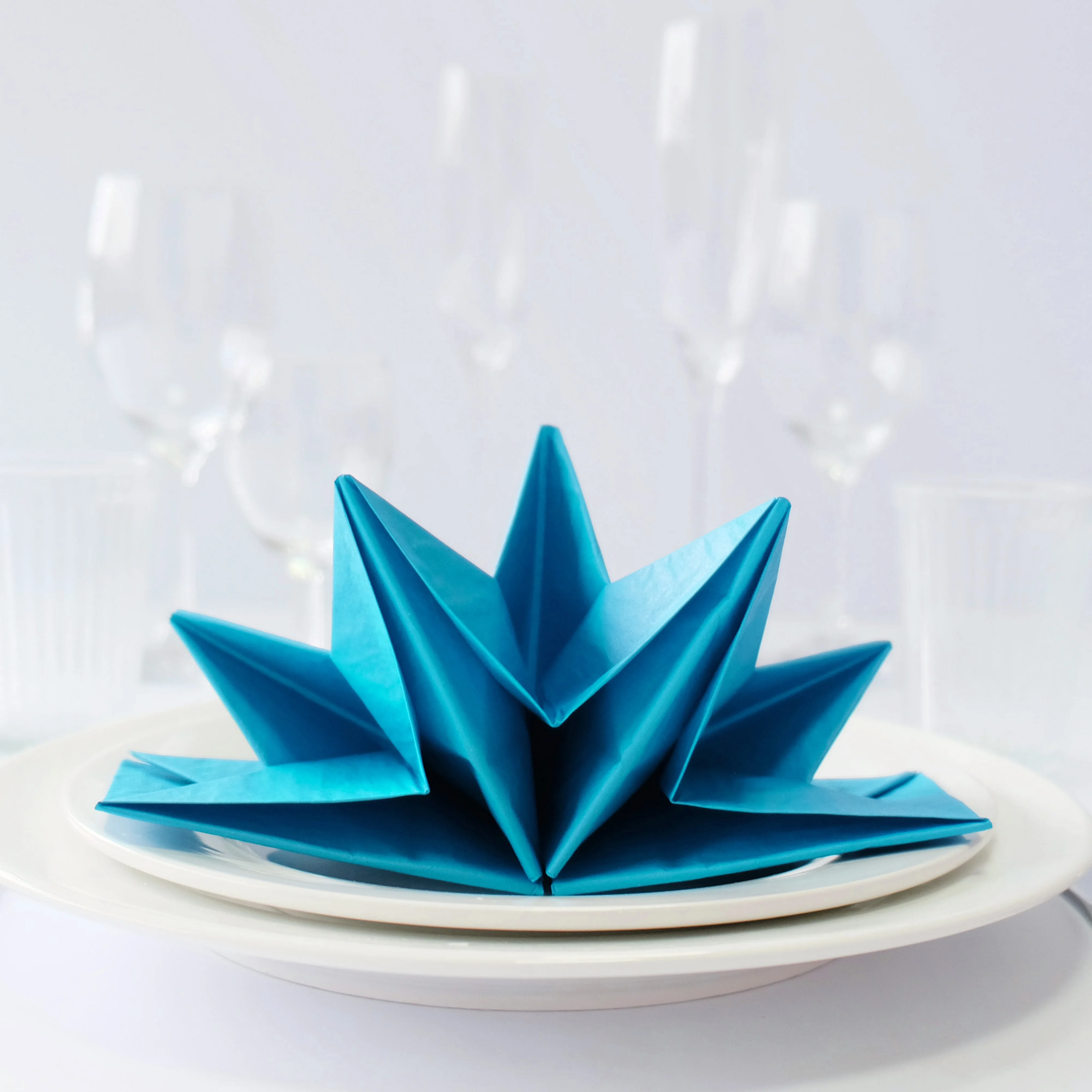 
Elegant Folded Table Paper Napkin For Wedding Party 