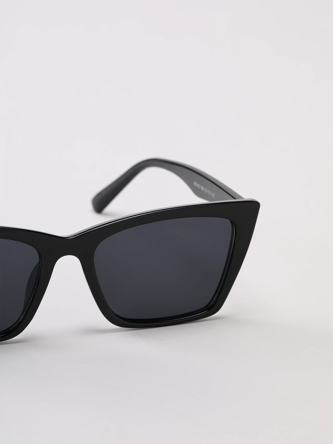 
2021 Hot Sale Designer New Fashion Sun Glasses Luxury Big Frame Retro Shade Sunglasses 