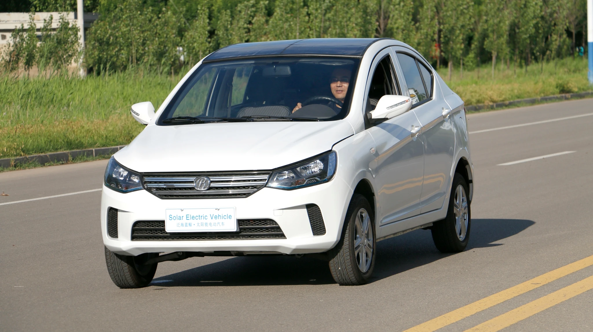 
China left rudder electric car Model M8 Solar Hybrid cars 