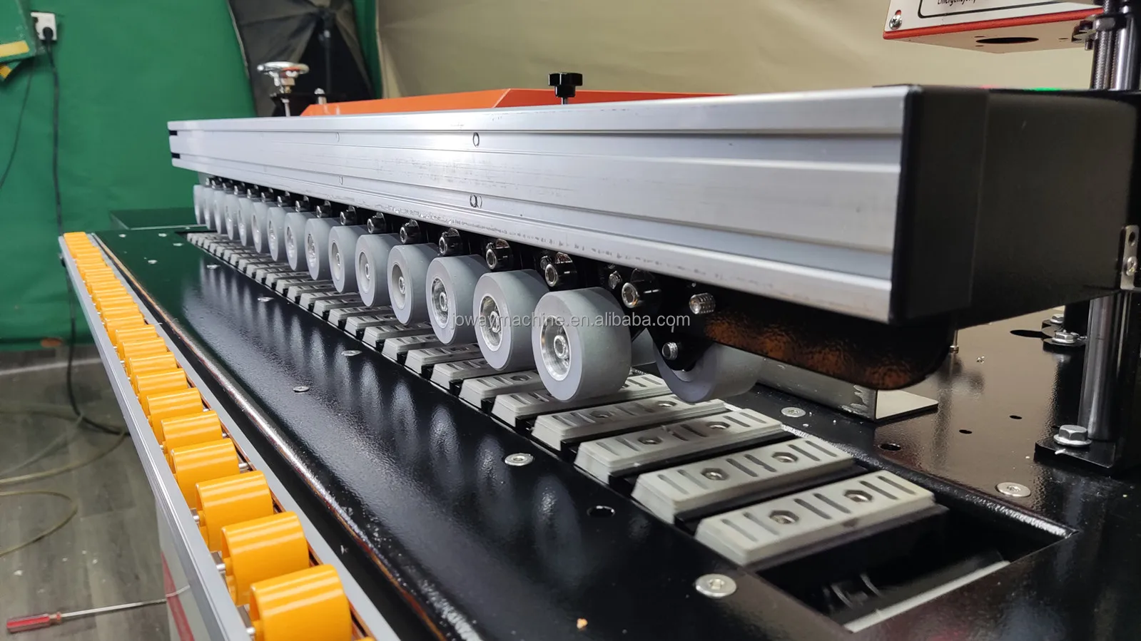 Qingdao automatic high speed edge bander machine with trimming flush PVC Veneer Bander machine woodworking