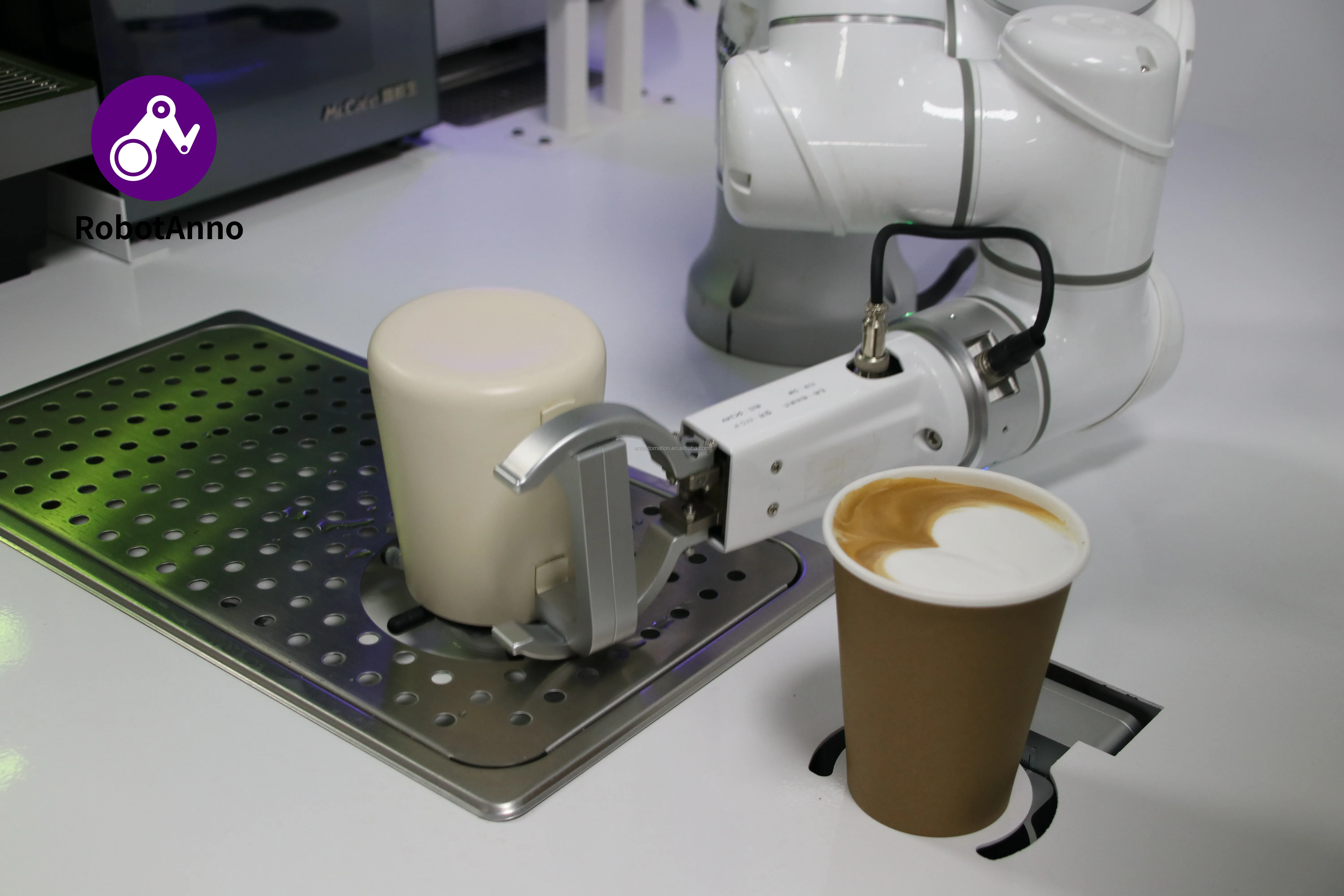 New product Robot Coffee Latte Art Machine for business