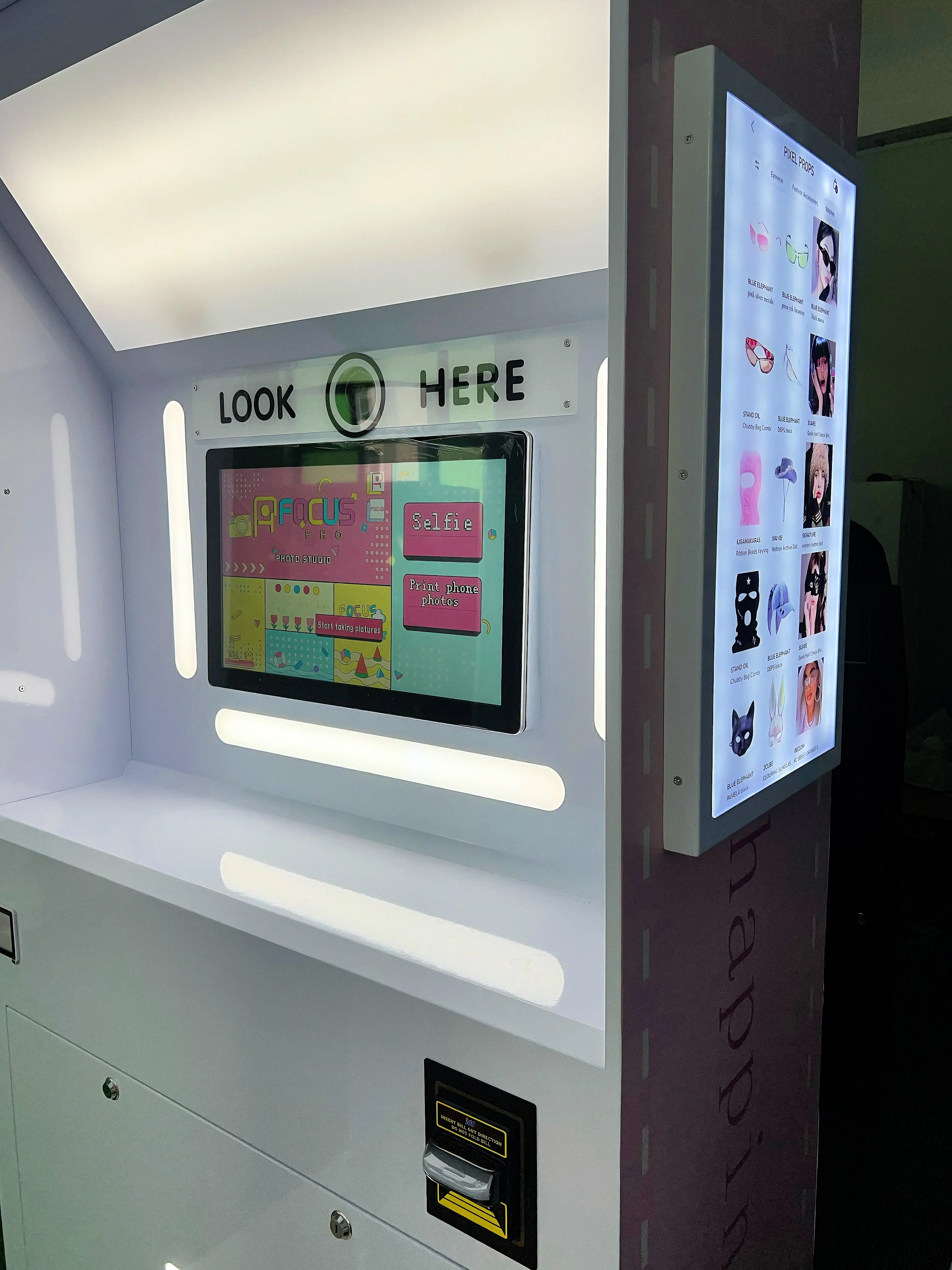 JLJ Customized Photo Booth Shell Original Photo Booth Machine With DNP Printer Digital Photo Booth Vending Machine