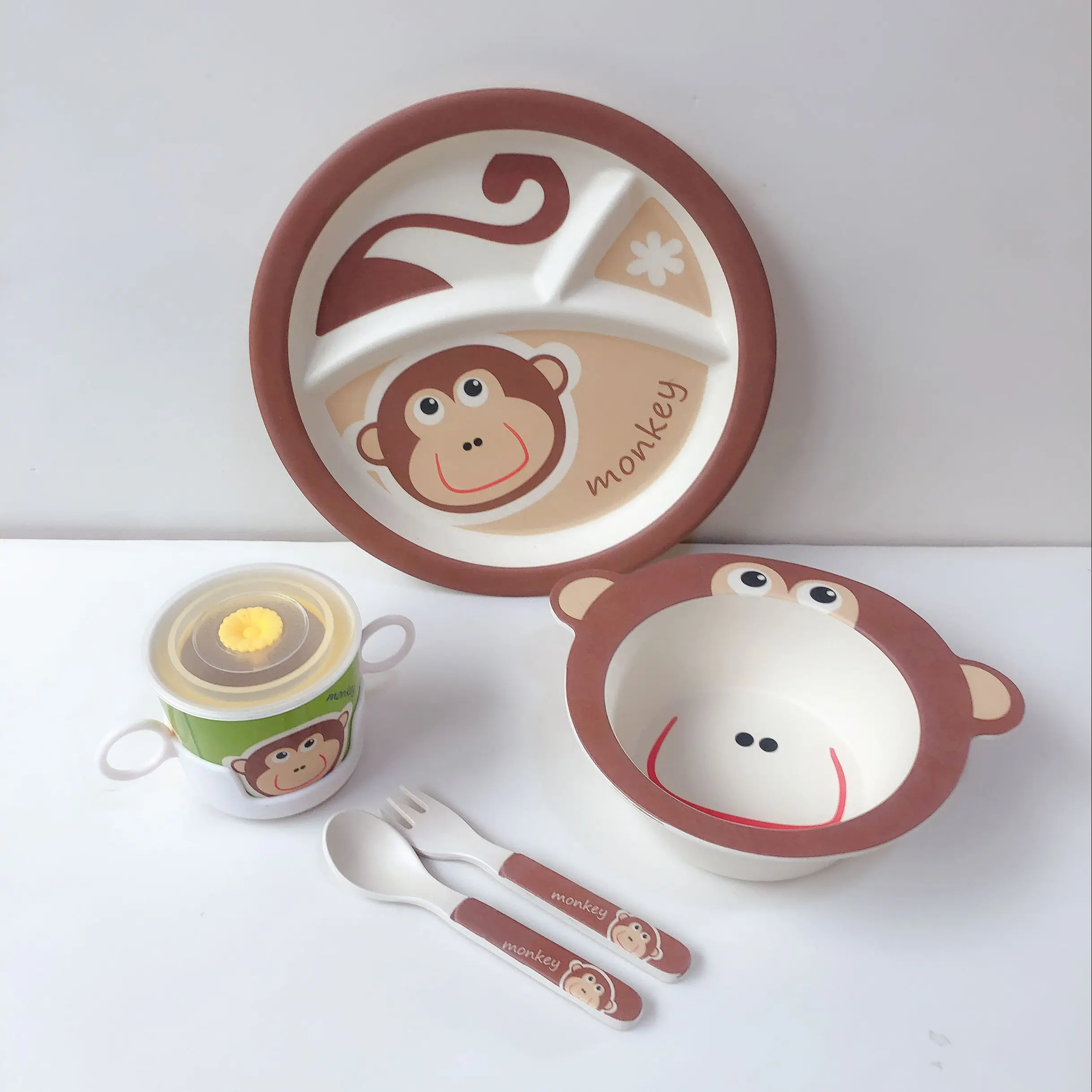 Round wholesale kids cartoon bamboo fiber dinner dish set