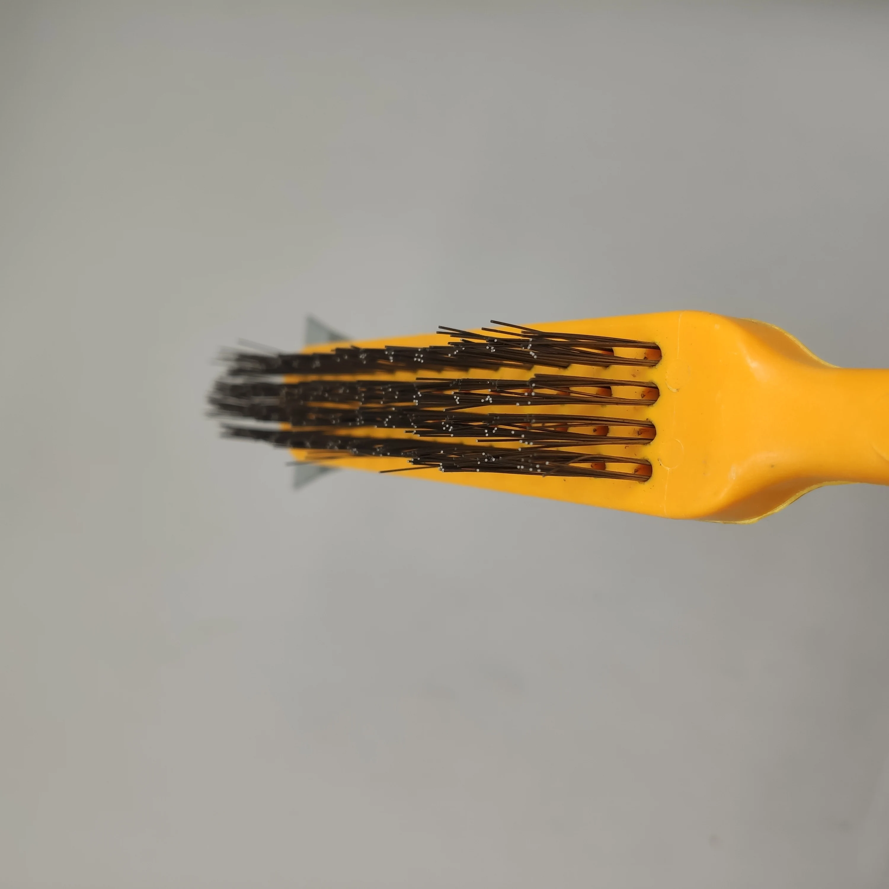 Удобная проволочная щетка с пластиковой ручкой для чистки щетки из углеродистой стали