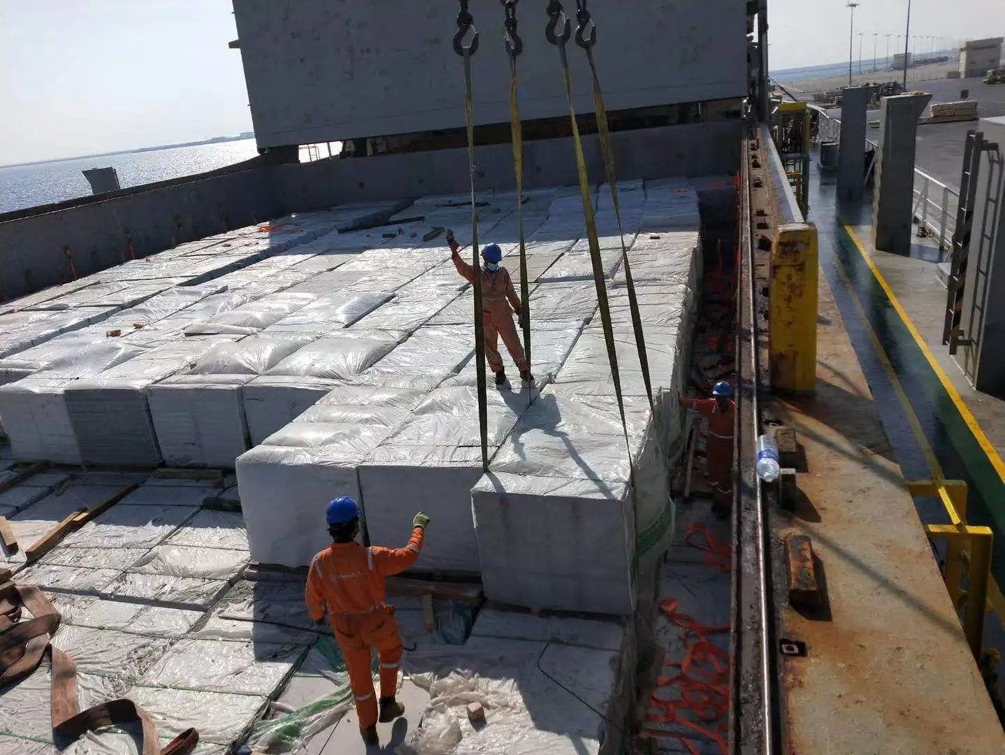 Ready-to-Make 2-Floor EPS Cement Sandwich Panel Container House for Shops Offices Villas Hotels Kiosks Toilets Warehouses