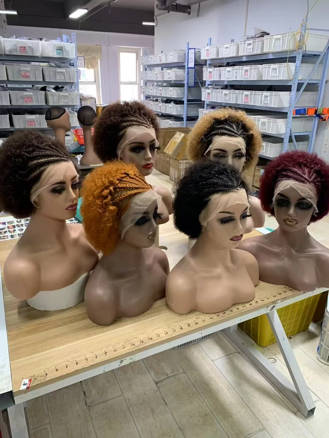 Dropshipping Wig Vendors 13X4 Transparent Lace Front Wig Short Afro Curly Pixie Cut Virgin Human Hair Pre-Plucked Wigs for Women