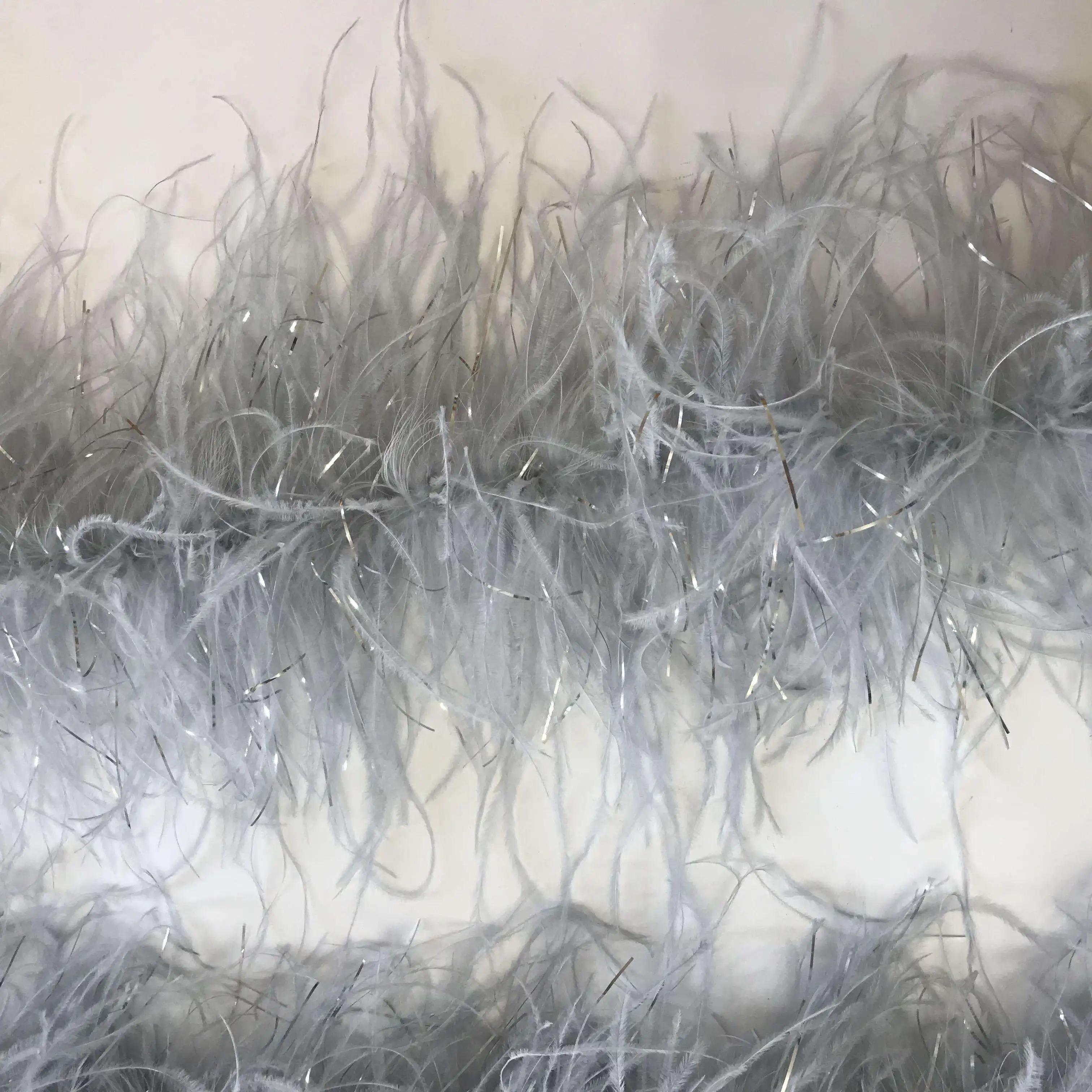 Wholesale Fluffy 35-40 Cm Ostrich Feathers Silver Needle Ostrich Feathers Decorate Festive Parties Carnival