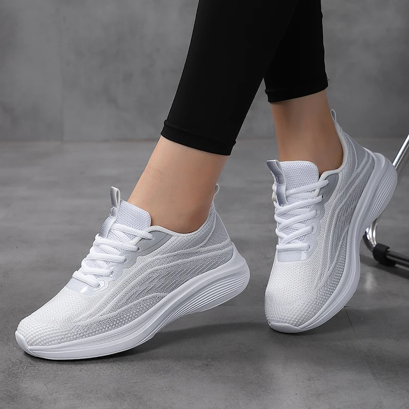 High Quality Men Women running shoe drop-shipping Wholesale sports Tn shoes Low cut ultra light casual anti slip rubber outsole
