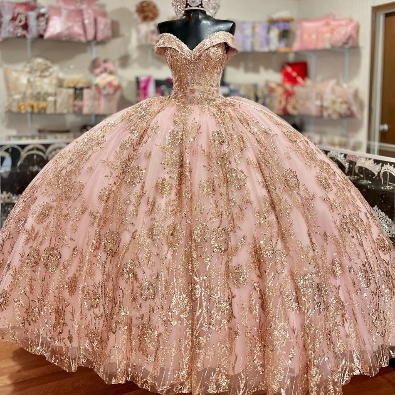 Бальное платье с открытыми плечами Mumuleo, розовые платья принцессы Quinceanera, 2024 милые 16 Платья с золотыми аппликациями, кружевное вечернее платье для 15-й вечеринки