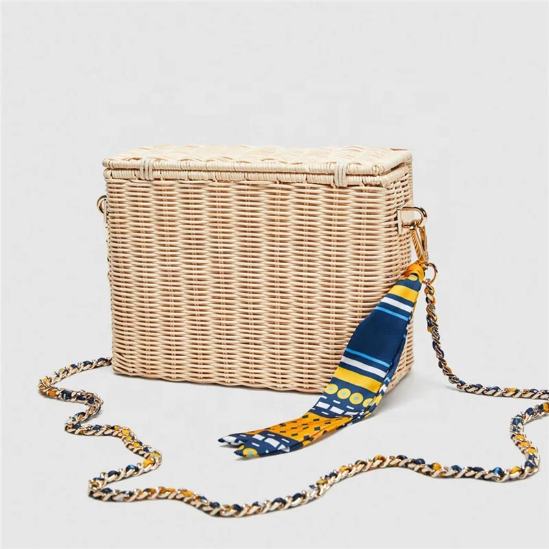 Ladies summer sea beach rattan bags shoulder straw bag eco friendly bohemian handmade straw bags with metal chain