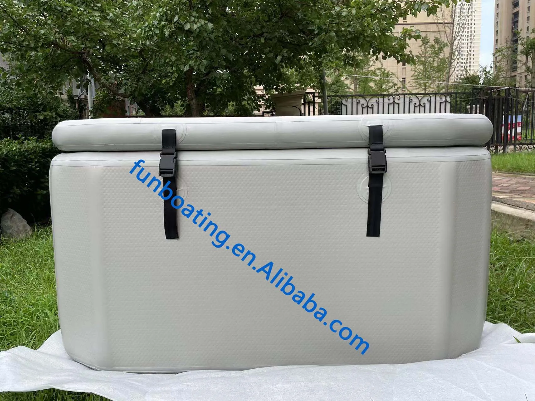 Air Lid Ice Barrel Cold Plunge Therapy Tub with Double PVC and EVA material bottom