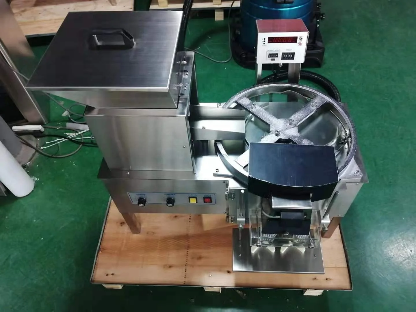 Automatic pill counting machine / capsule and tablet counting machine