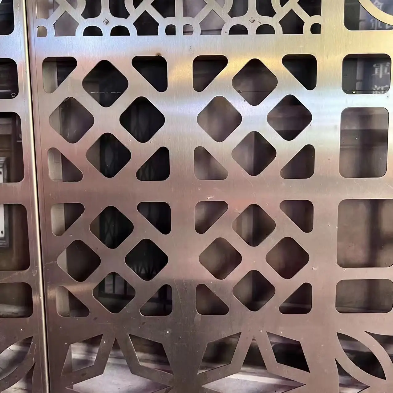 Лидер продаж оцинкованная перфорированная металлическая сетка для строительства динамиков/плоские декоративные потолки