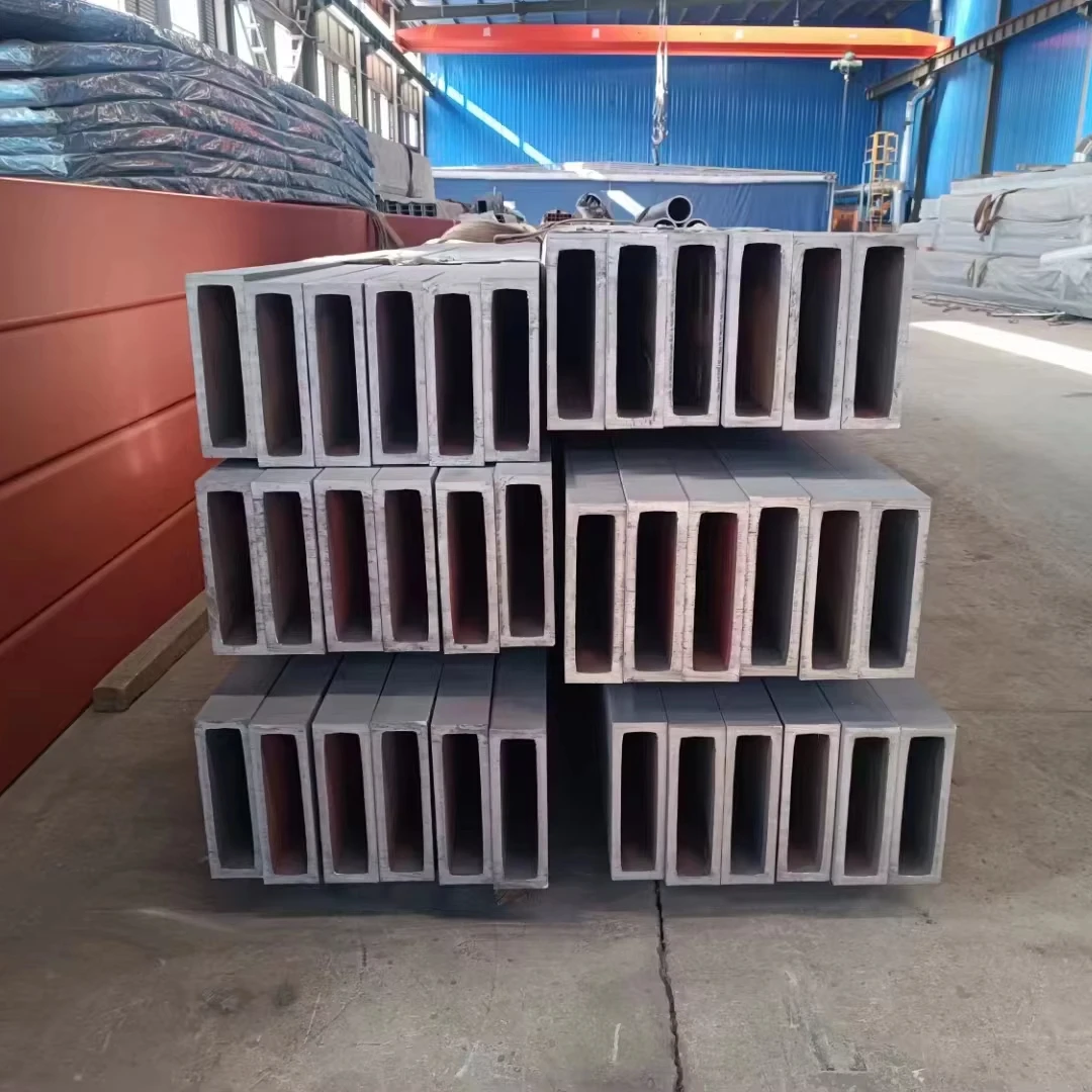 ASTM A36 Q195 Q235 Q345 SS400 Seamless Black Hot Rolled Carbon Steel Hollow Tube 12m Length for Drill Oil Pipe Cheap Price