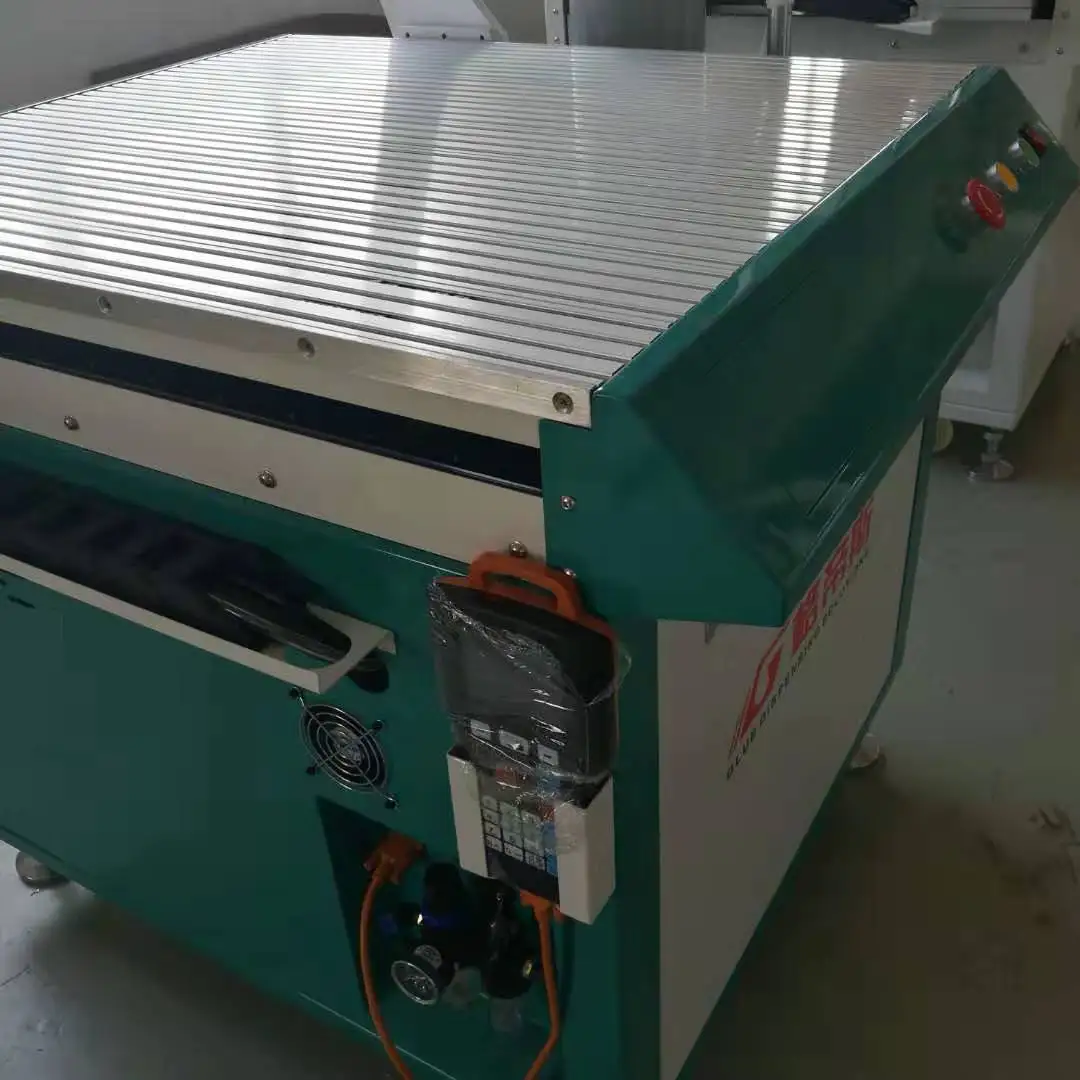 Automatic robot glue dispenser high speed silicone / uv gluing machine