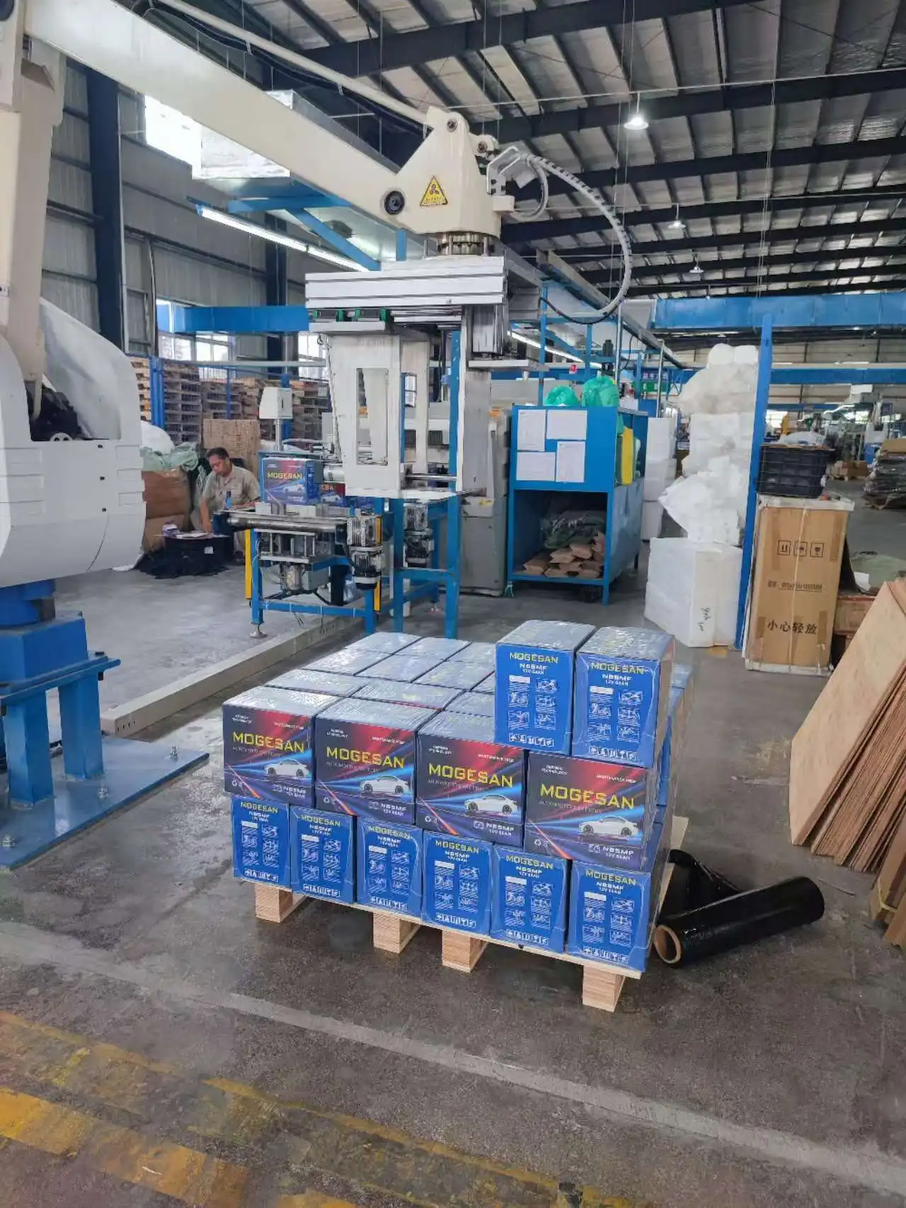 Wholesale Price High CCA Maintenance Free 12v N65MF Lead Acid Car Battery