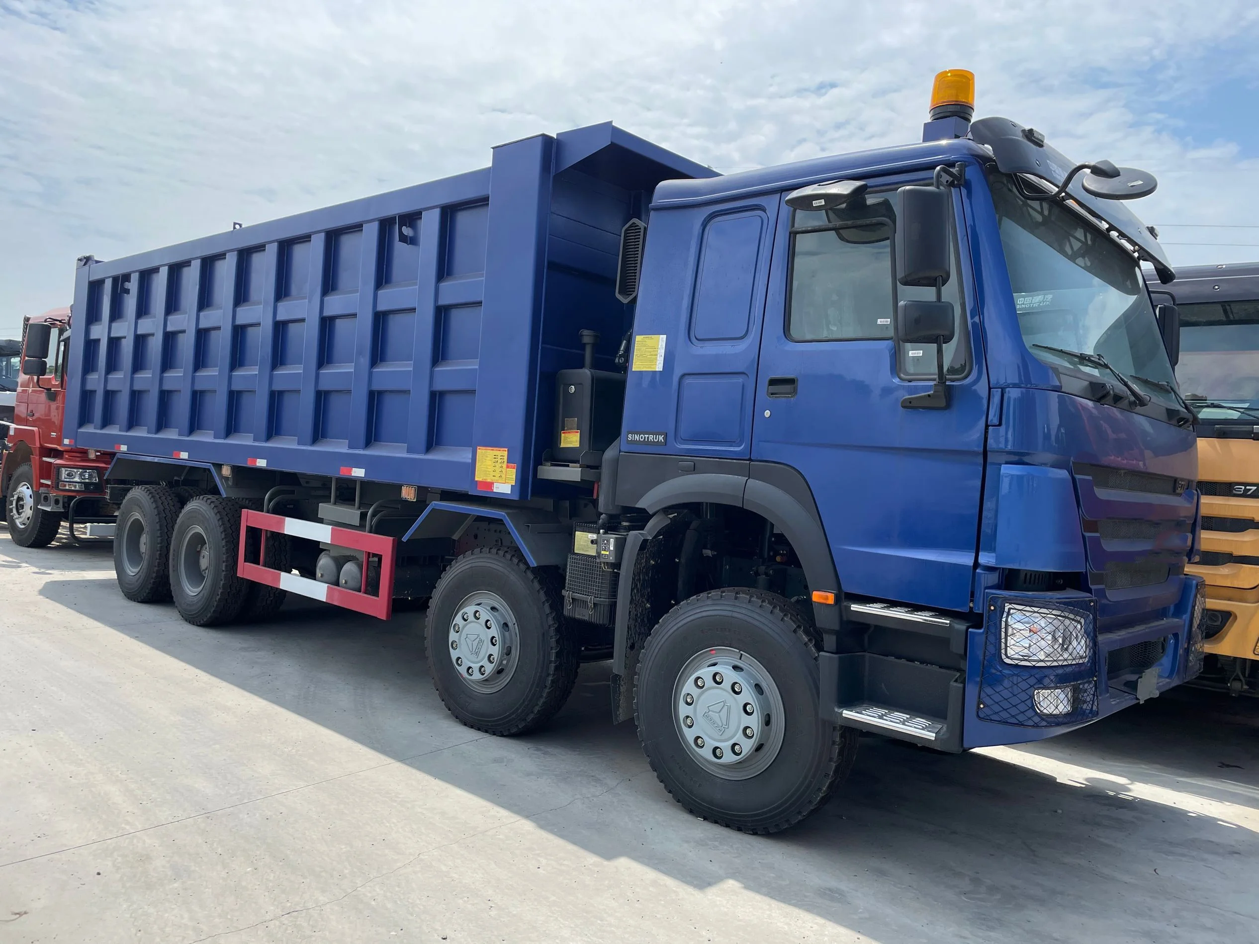 brand new 2024 SINOTRUK HOWO truck 8x4 12 wheels howo sinotruk dump trucks price for sale