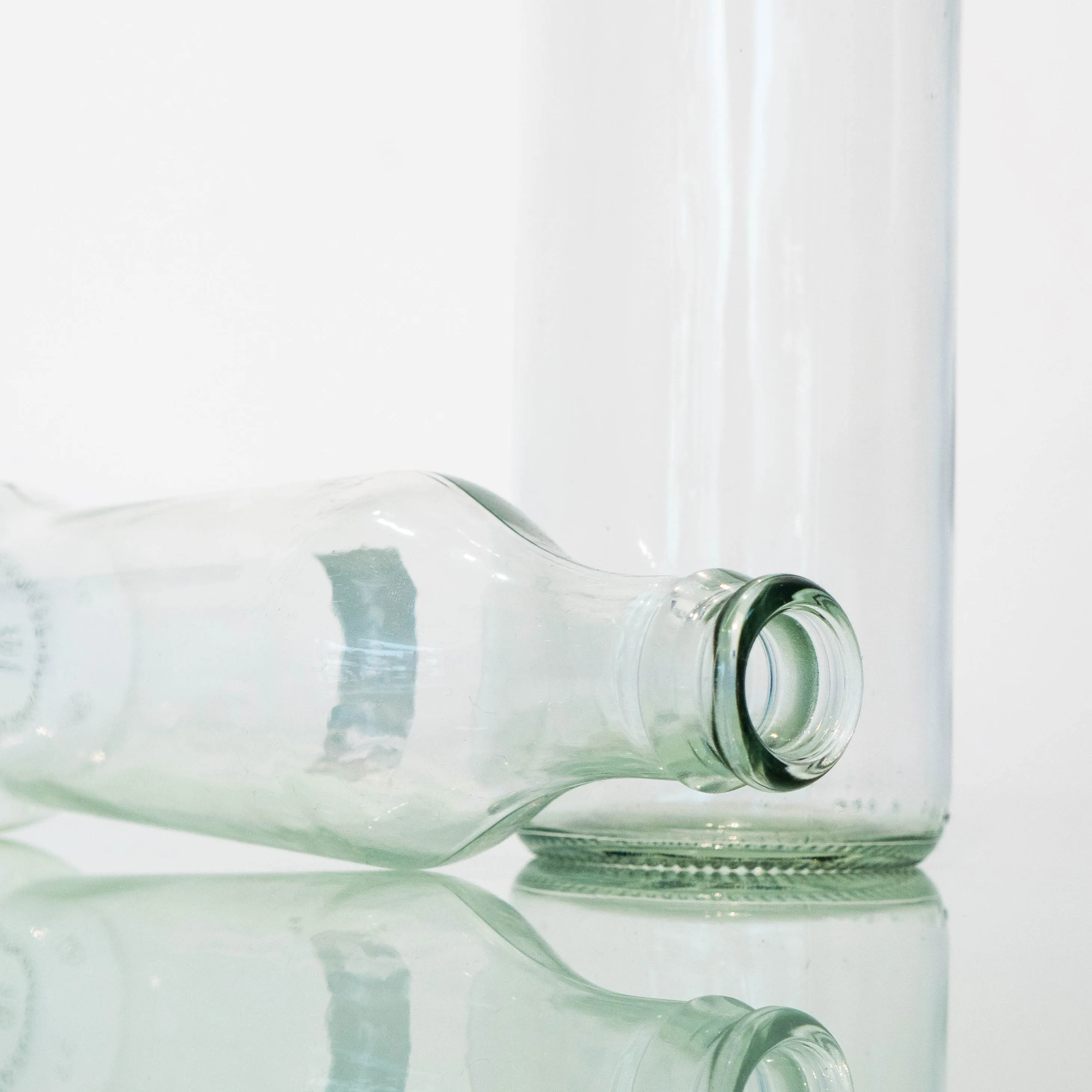 In stock Beer Bottle 250ml 330ml 500ml 1l Soft Drinking Beverage Dispenser Bottle with Crown Cap Botella De Vidrio Para Cerveza