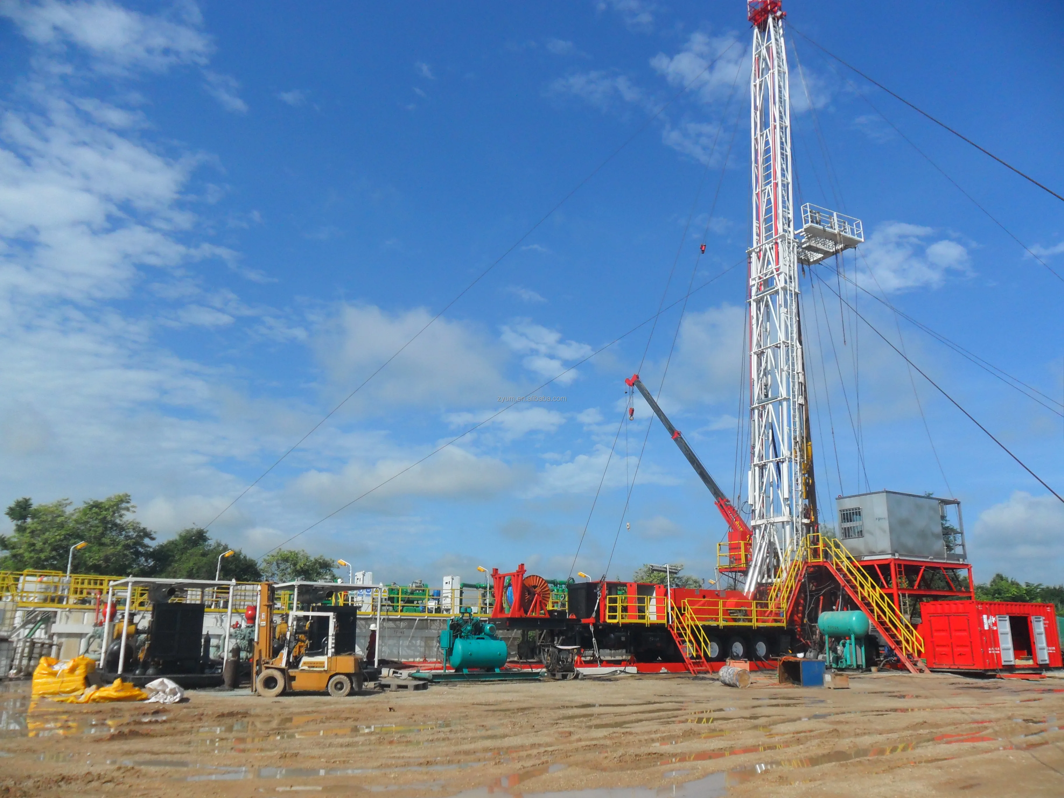Oillfield  3000m Drilling Rig Oil and Gas Use  Diesel Engine Skid Mounted Drilling Rig