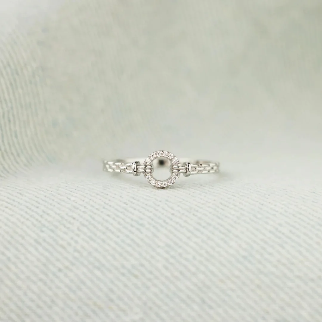 Fashionable simple circle non tarnish sterling silver rings for girls cubic zirconia costume jewelry large rings