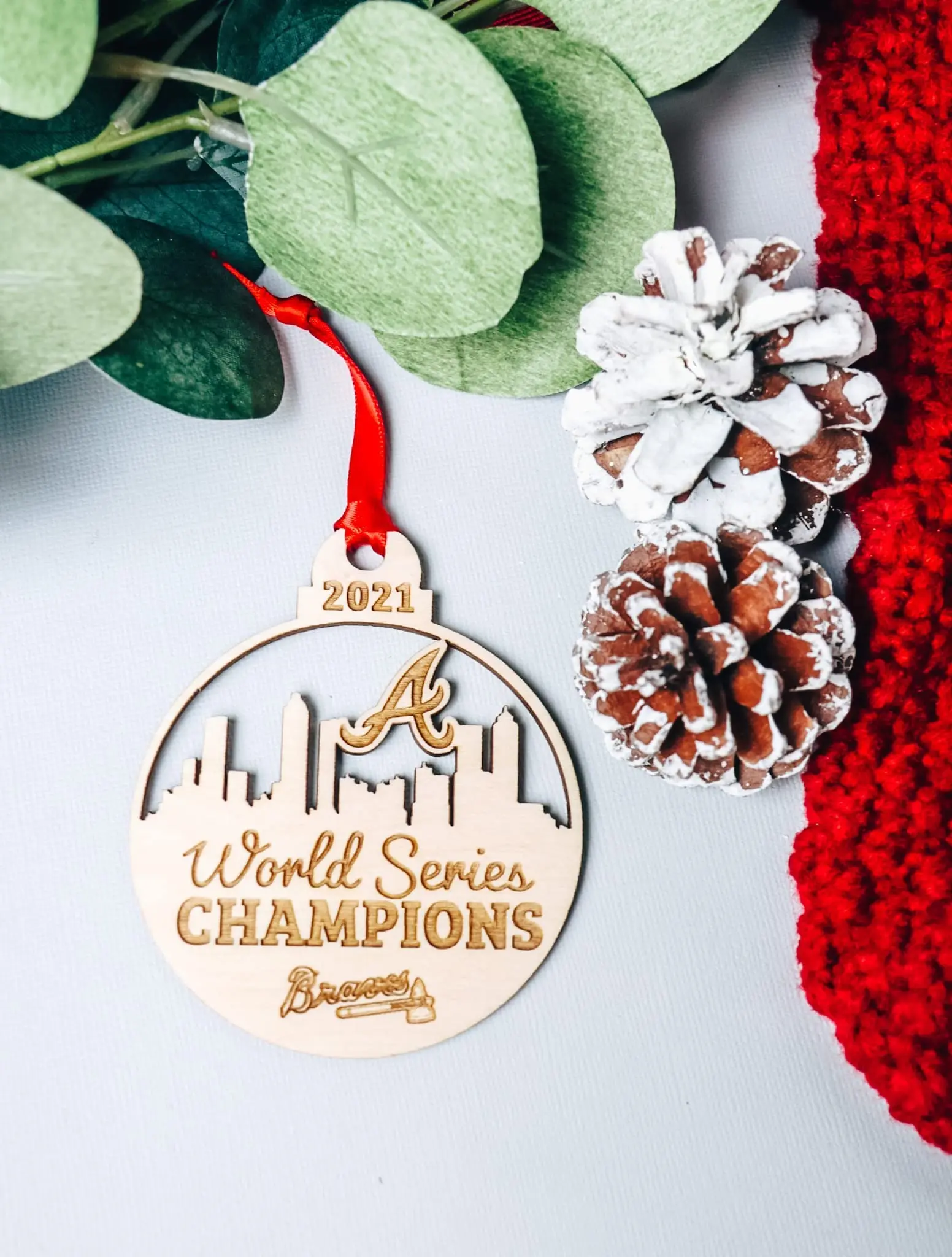 Professional Supply Christmas Decoration Party Decoration Round Wood Chip