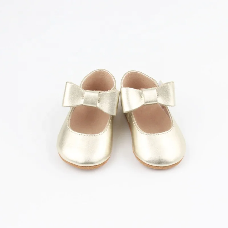 Self Fastening Strap Soft Sole Pre-Walker Baby Moccasins Gold Baby Shoes for Baby Girls with Bow