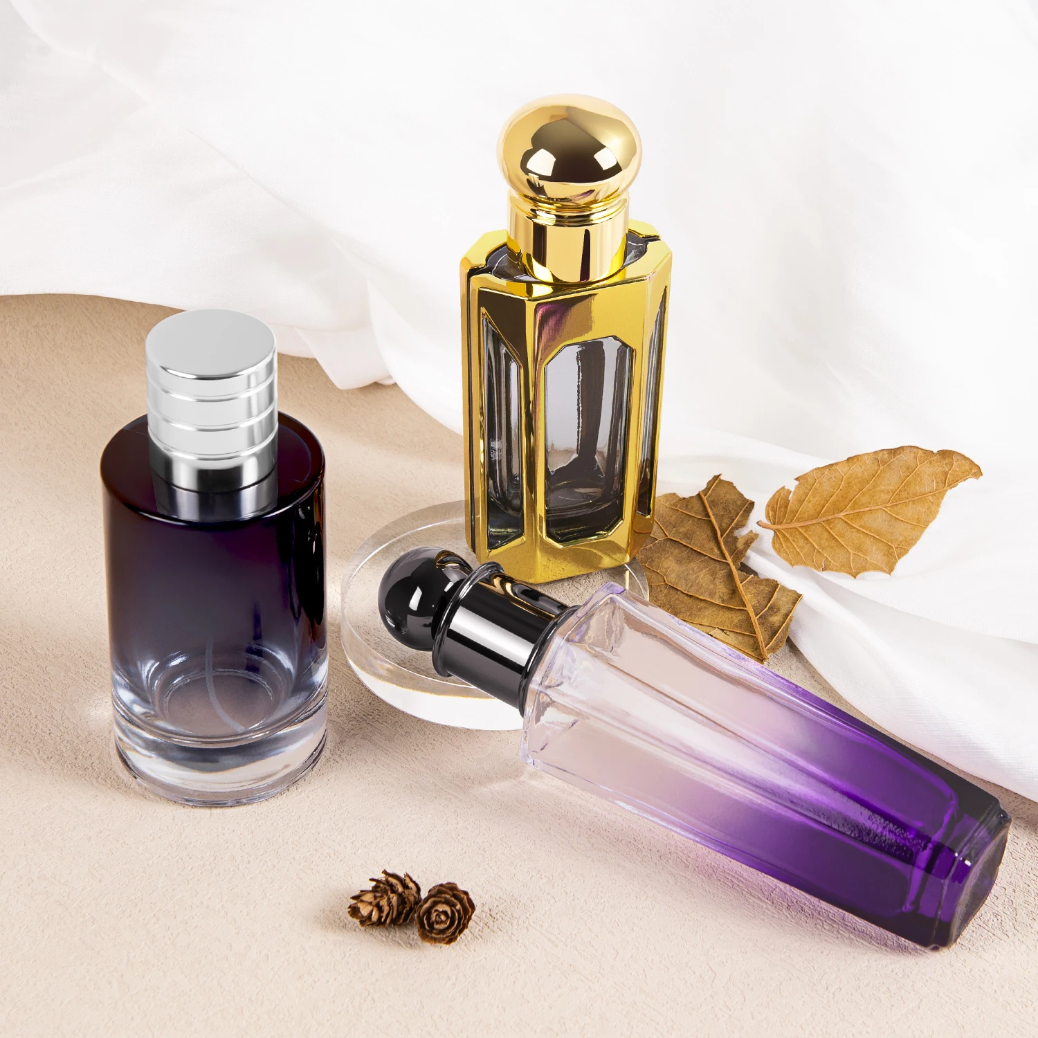 Wholesale Triangular Prism Crimp Pump Spray For Perfume Glass Bottles White Glass Boston Round Perfume Bottle