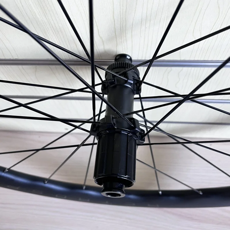 Twitter Road Bike Wavy Wheelset RETROSPEC Retrospec Carbon Fiber Wheel Disc Brake RS Four Bearing 700C Thru Axle Ratchet Wheel