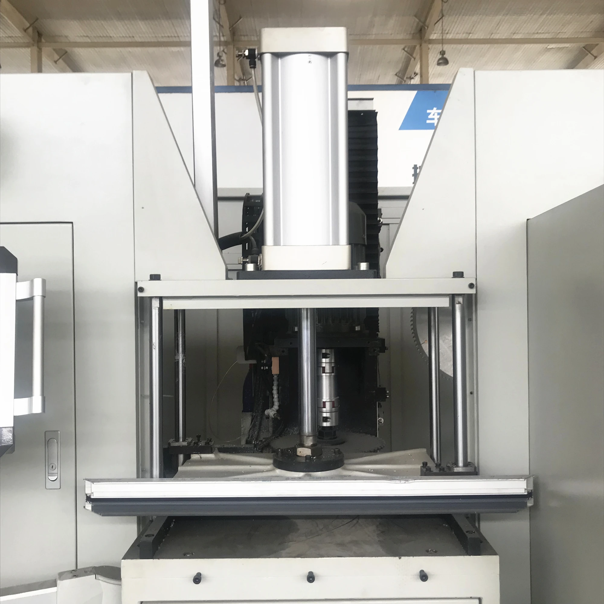 
China Aluminium and UPVC Profile Door and Window Making Machine End Face Milling Machine 