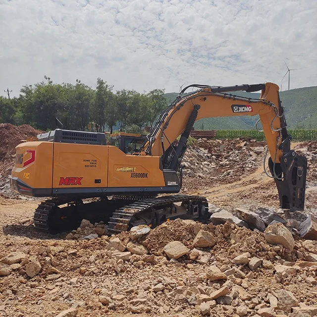 Large scale 60 ton excavator for mining energy saving and oil saving excavator